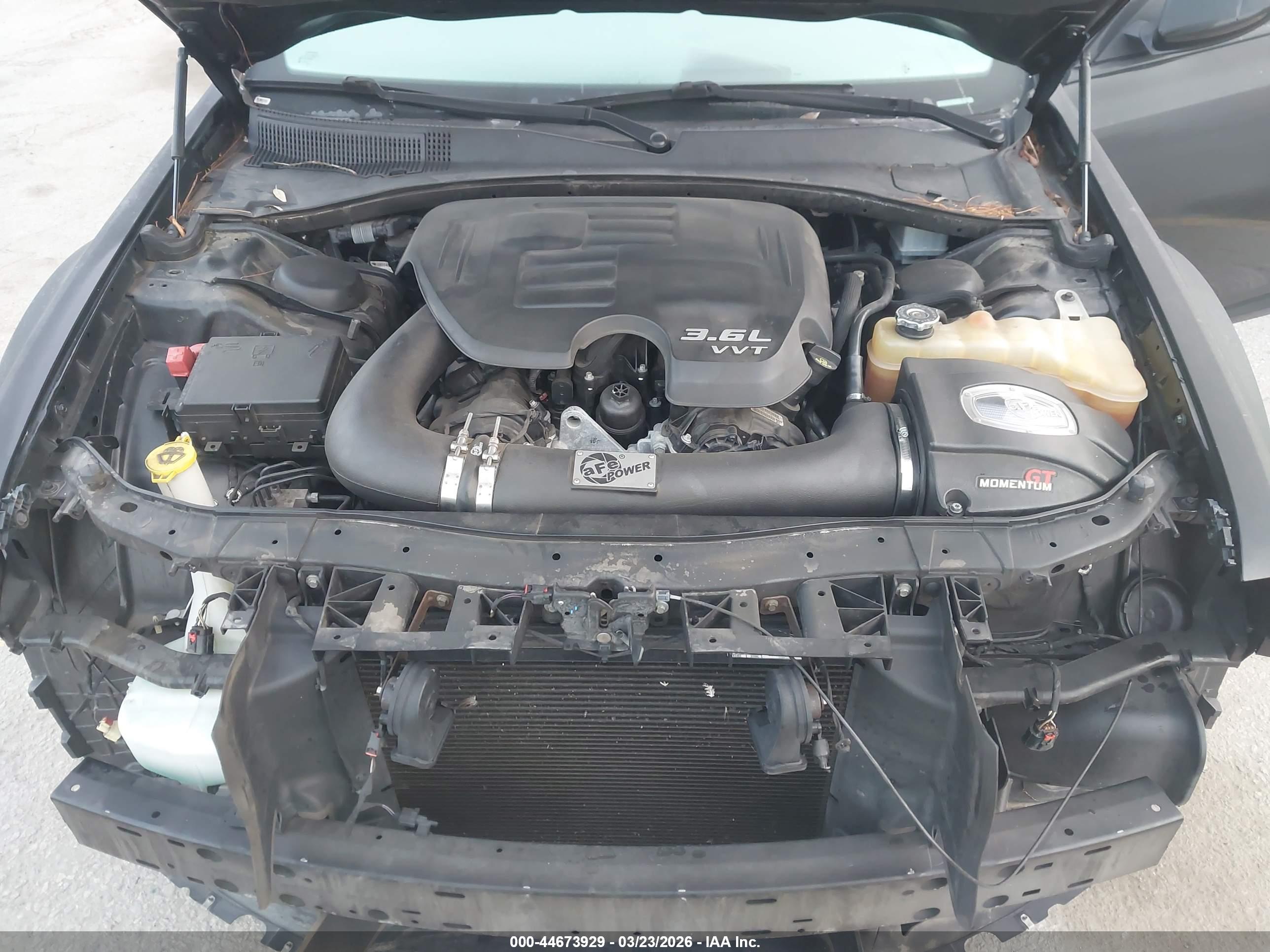 CHRYSLER 300 image 10