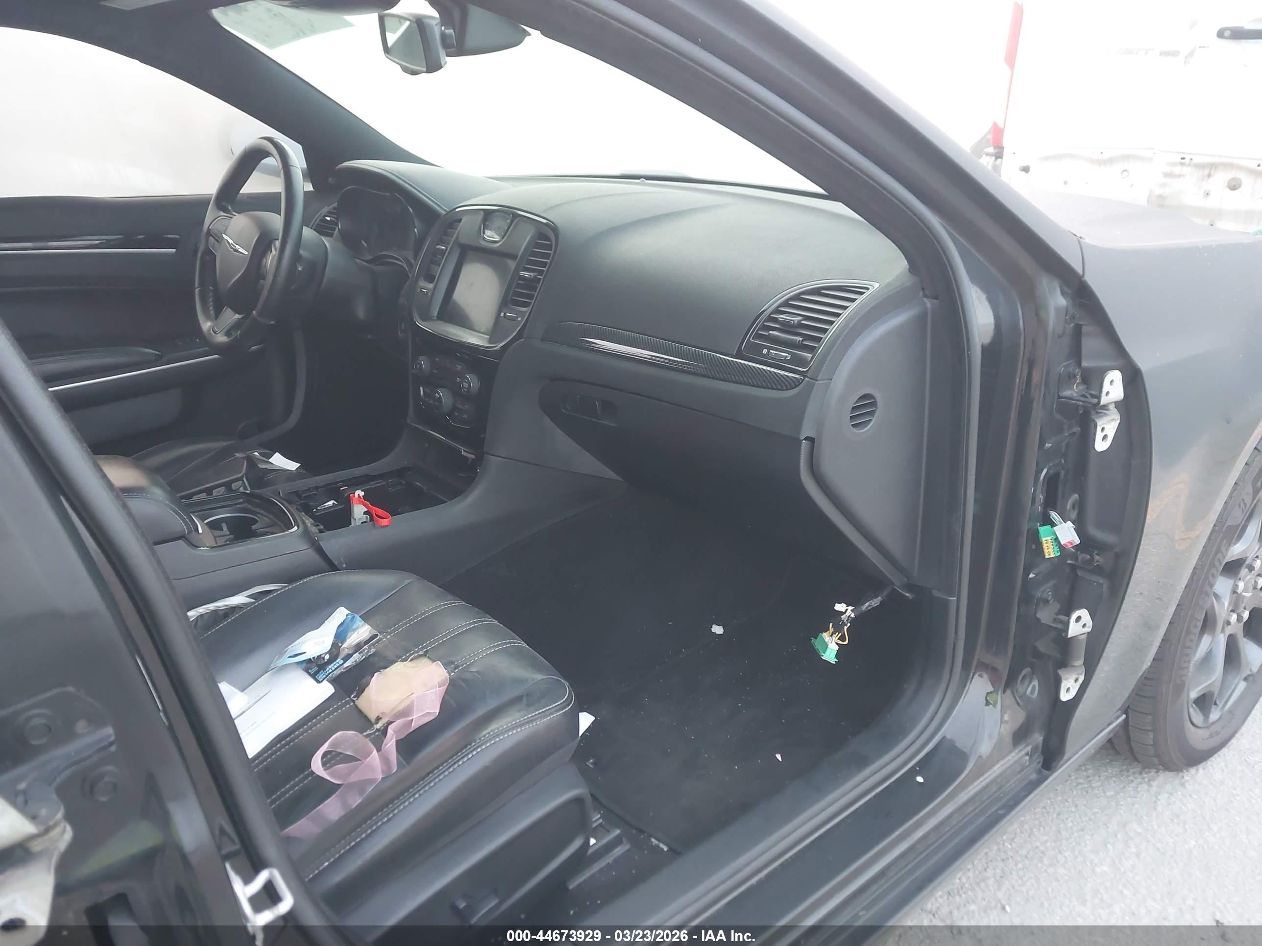 CHRYSLER 300 image 5