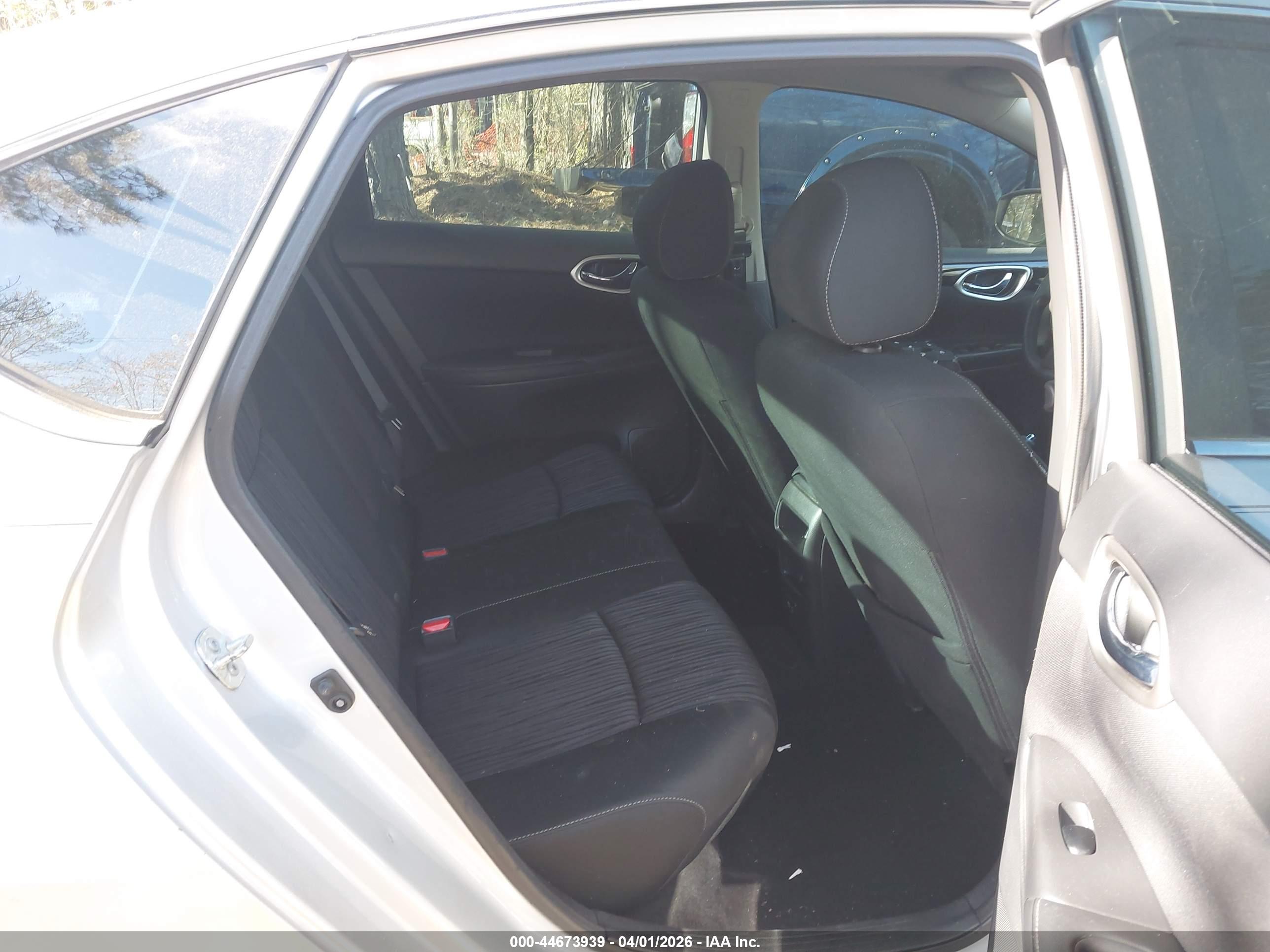 NISSAN SENTRA image 8
