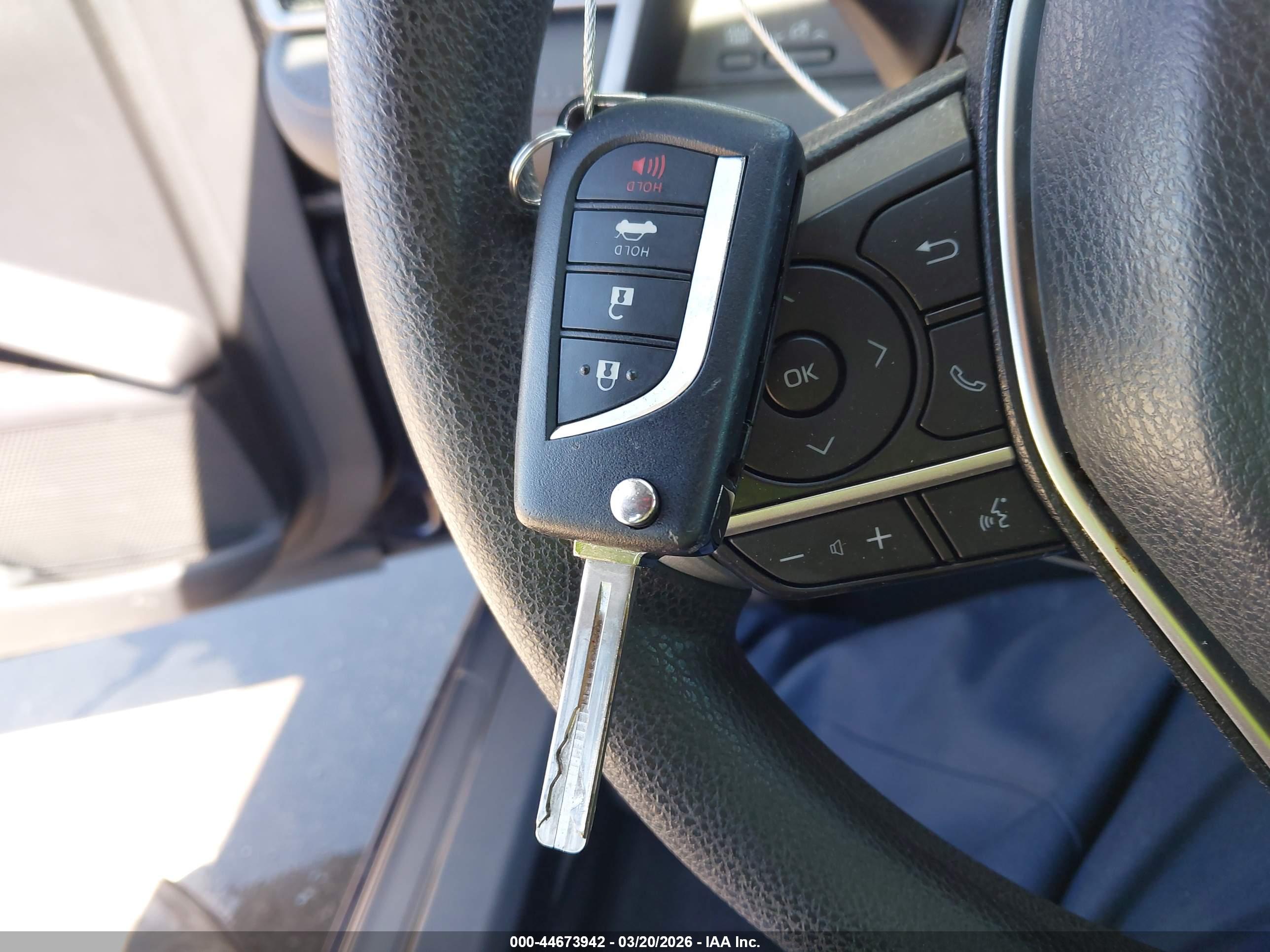 TOYOTA CAMRY image 11