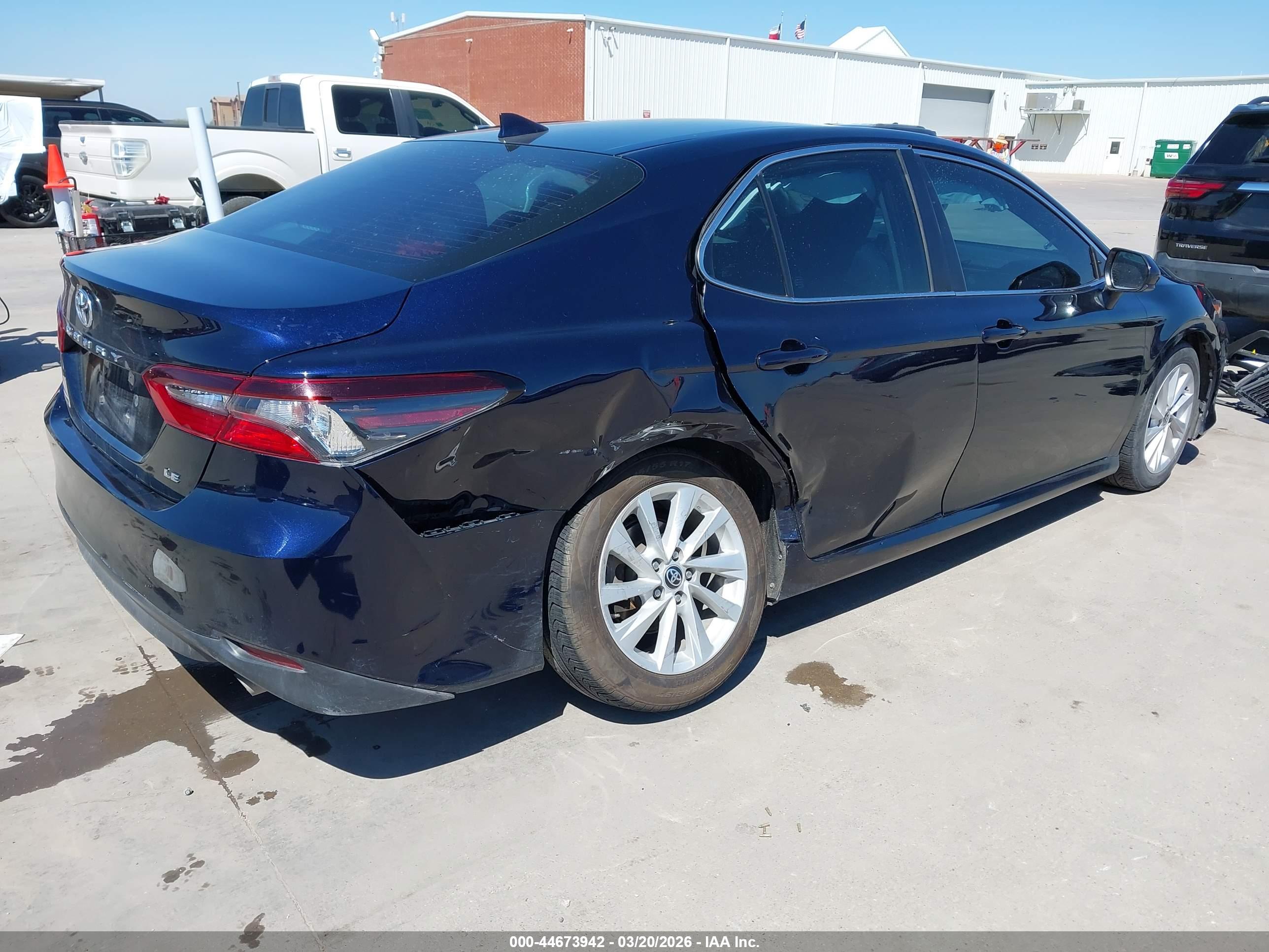TOYOTA CAMRY image 4