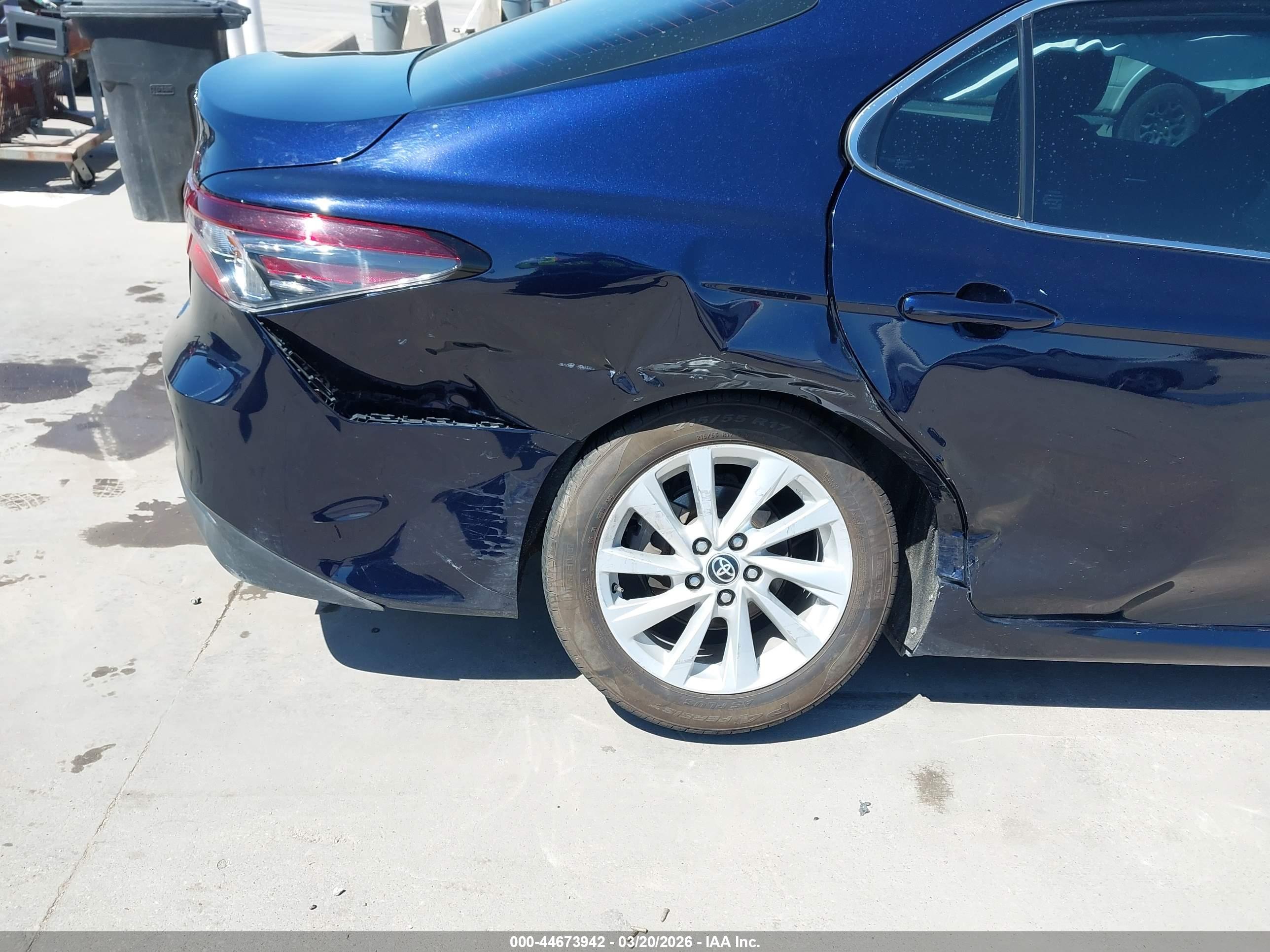 TOYOTA CAMRY image 6