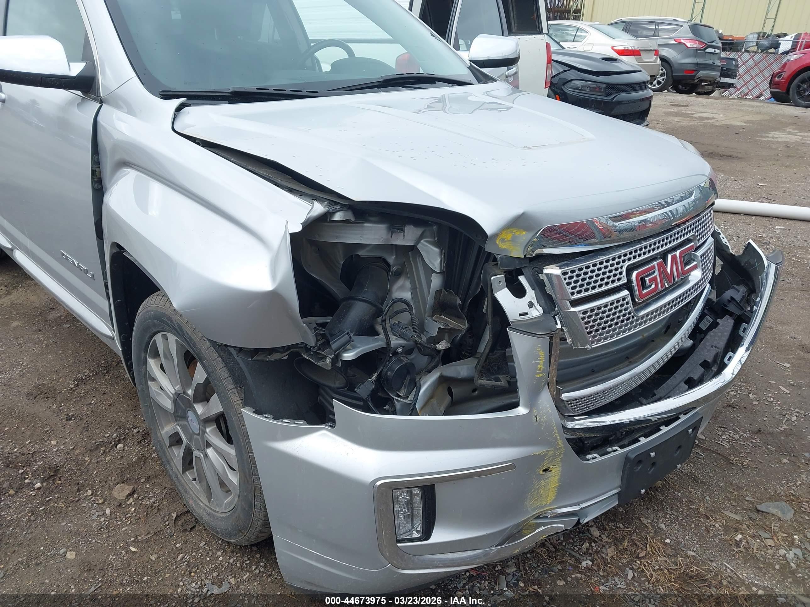 GMC TERRAIN image 6
