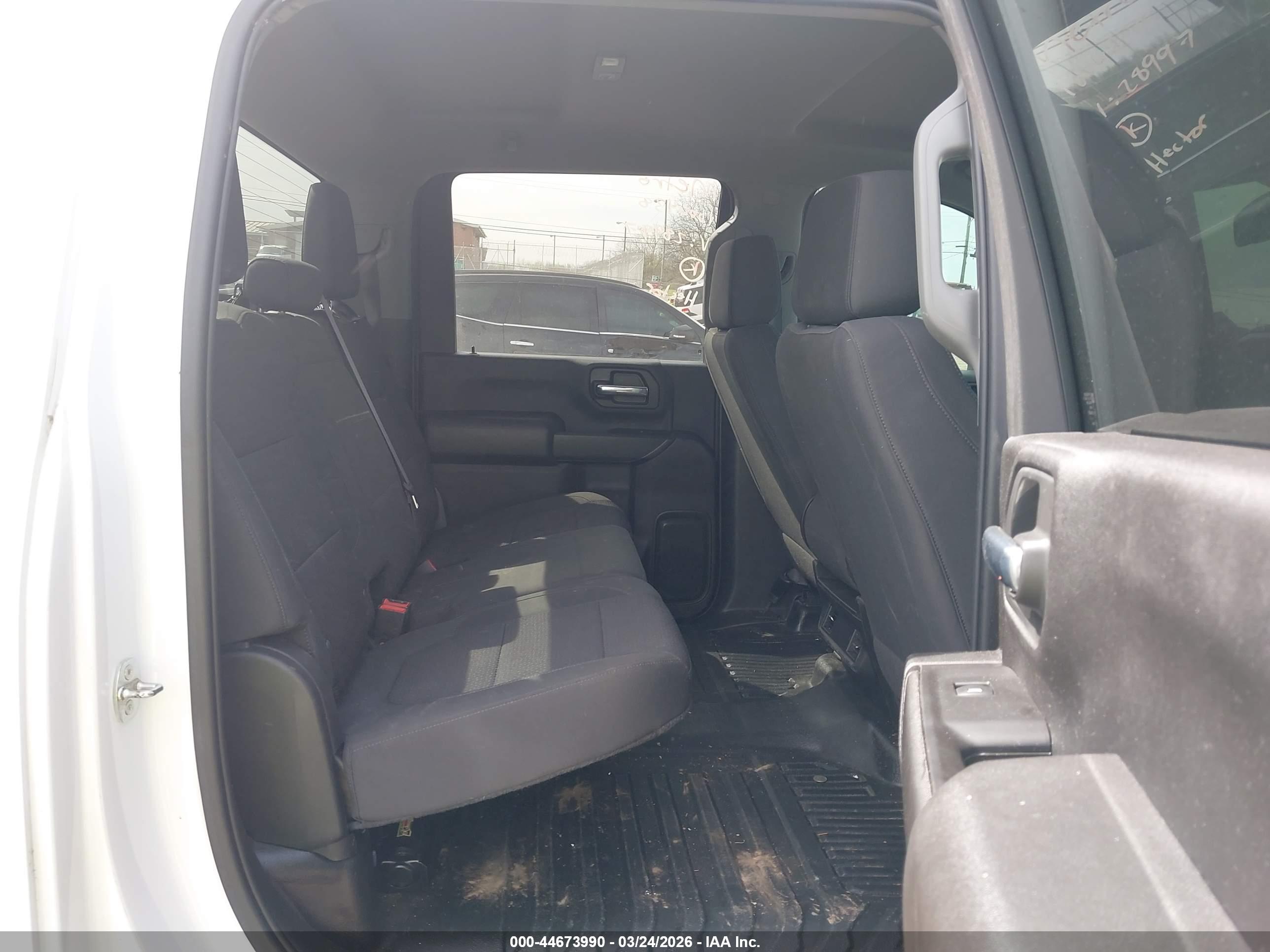 CHEVROLET SILVERADO image 8