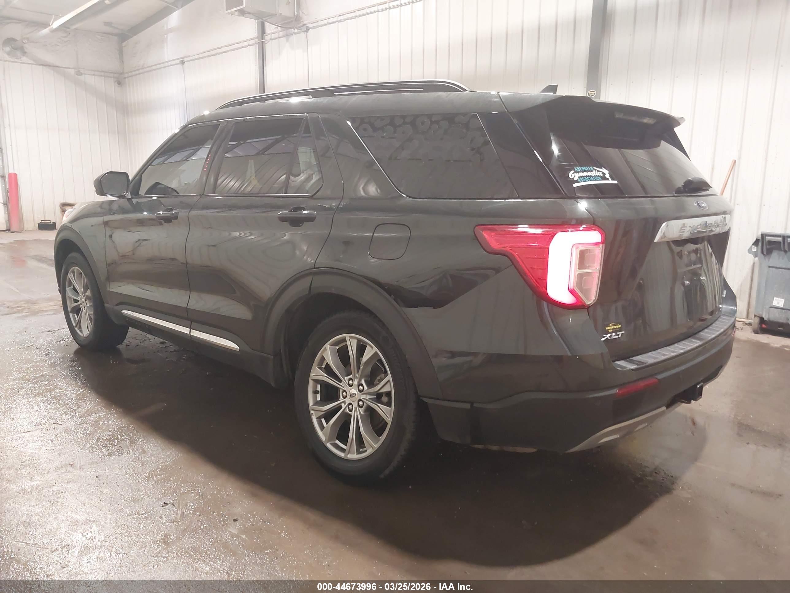 FORD EXPLORER image 3
