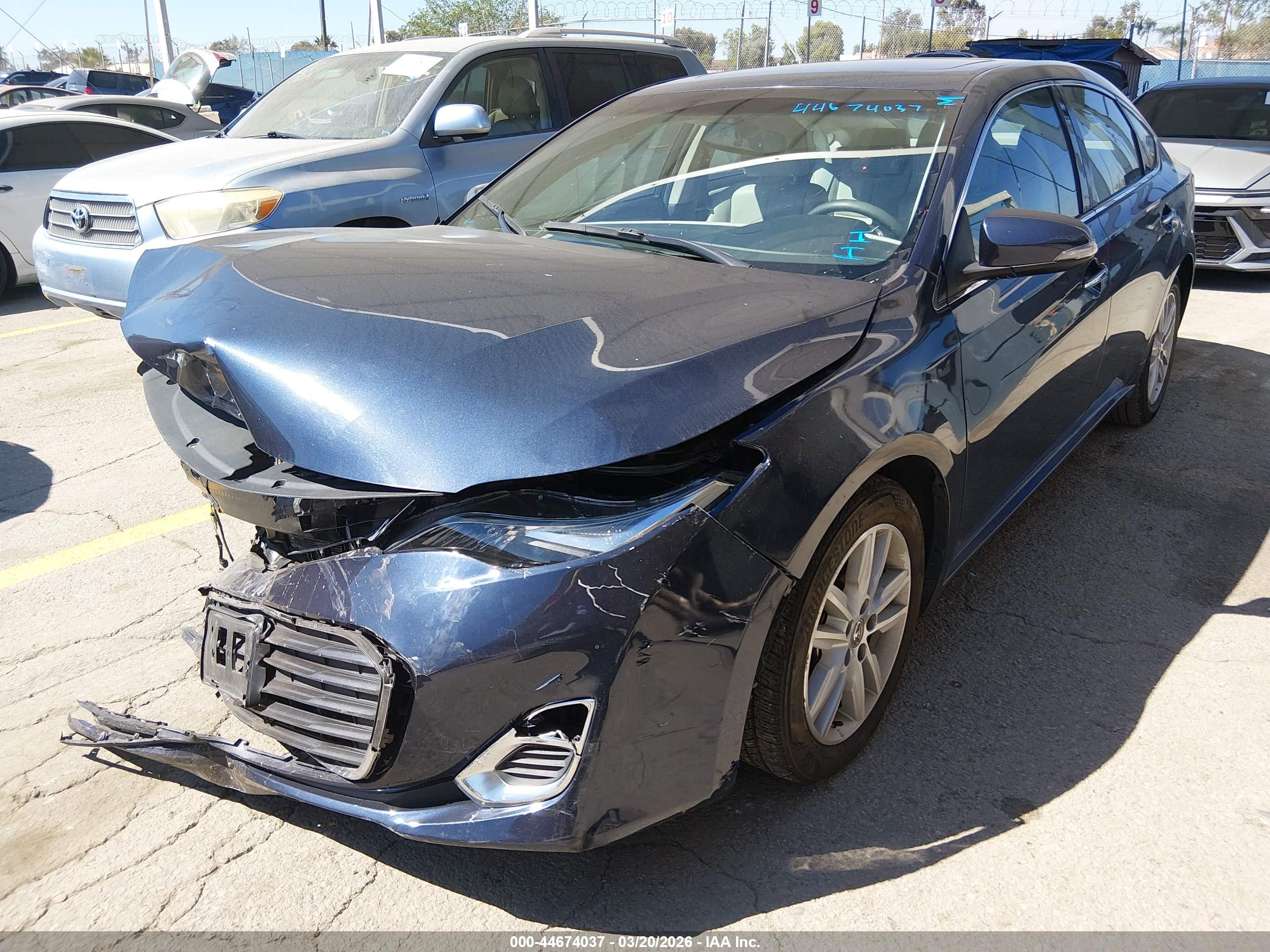 TOYOTA AVALON image 2