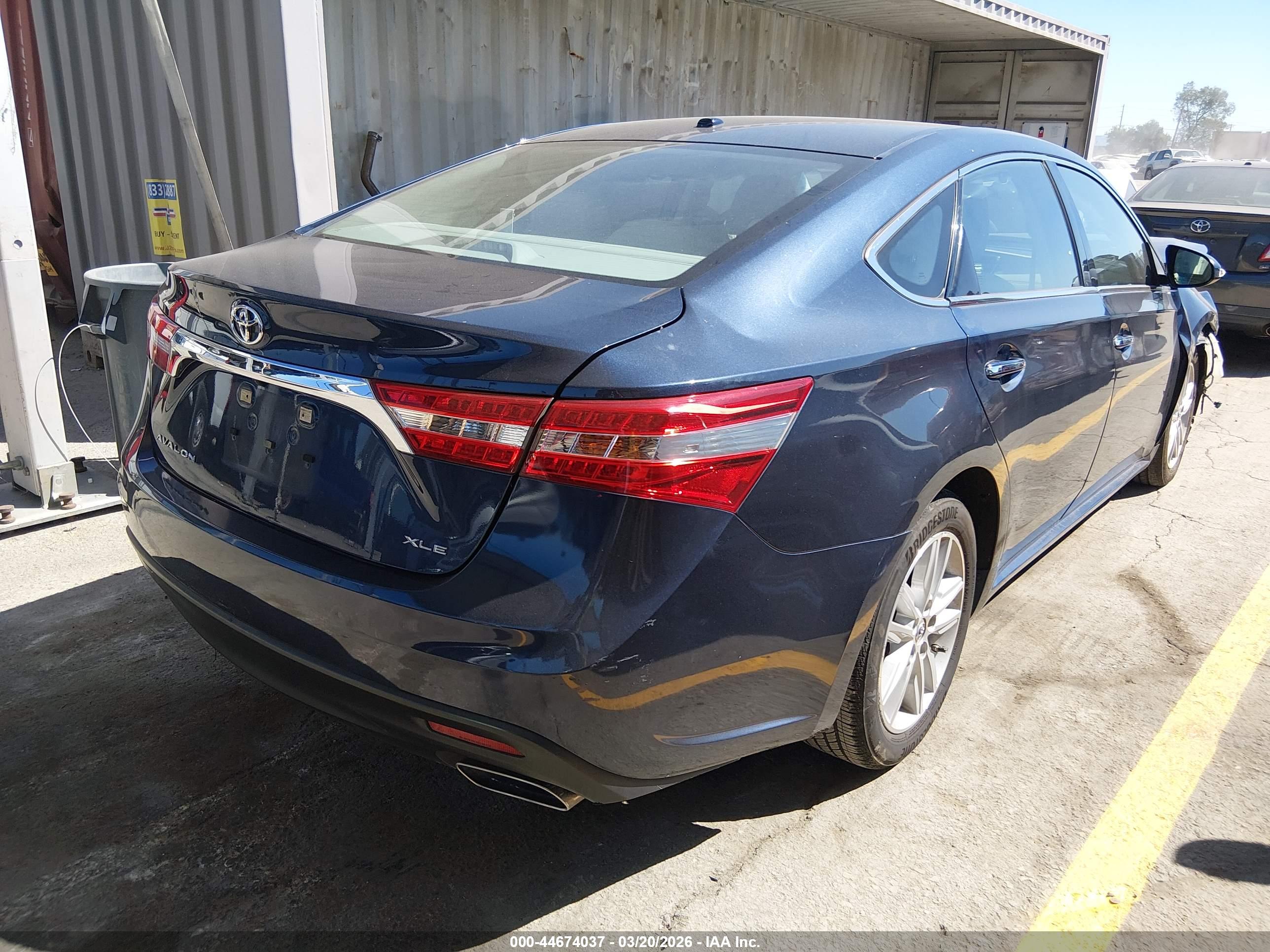 TOYOTA AVALON image 4