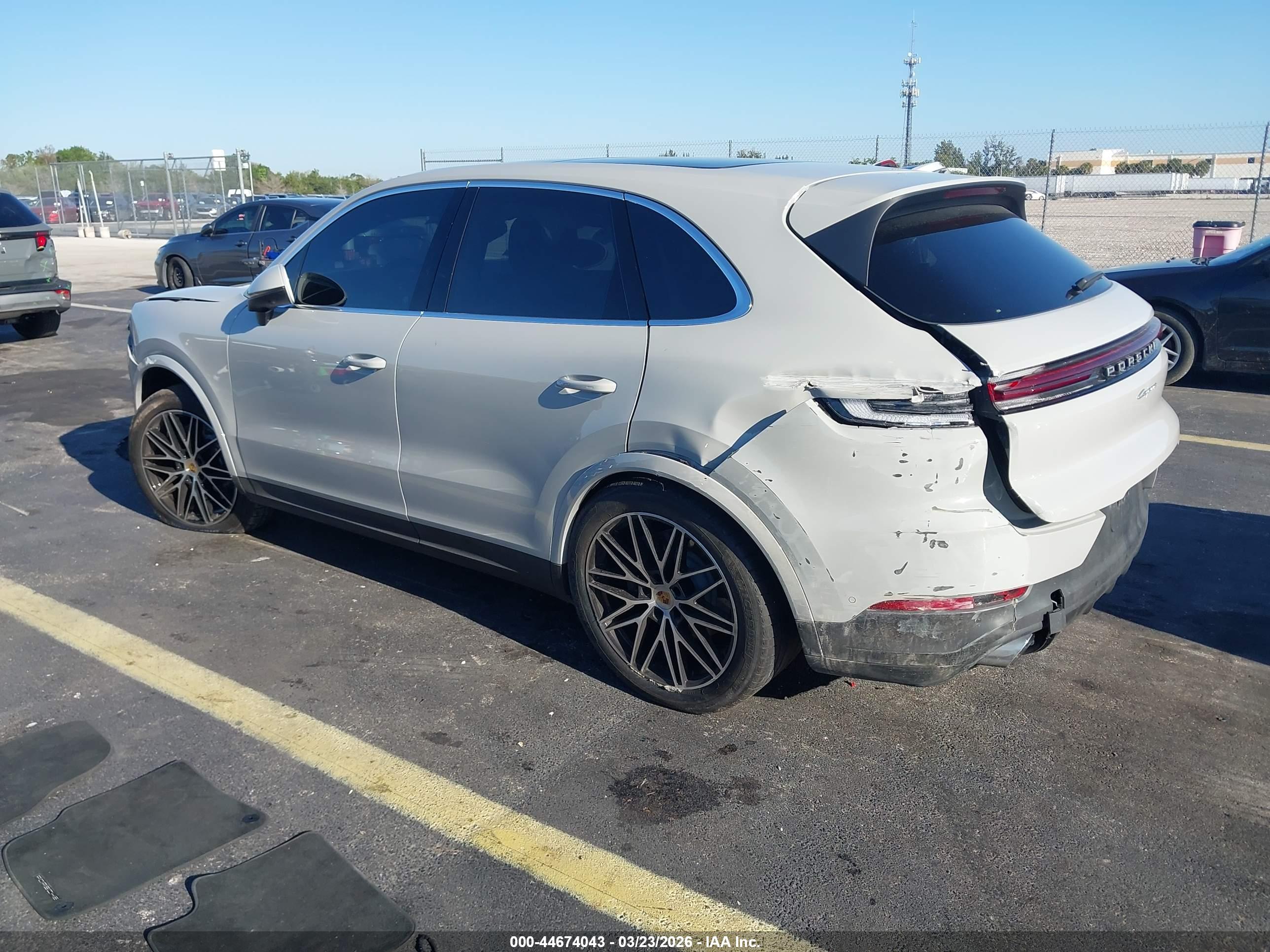 PORSCHE CAYENNE image 3