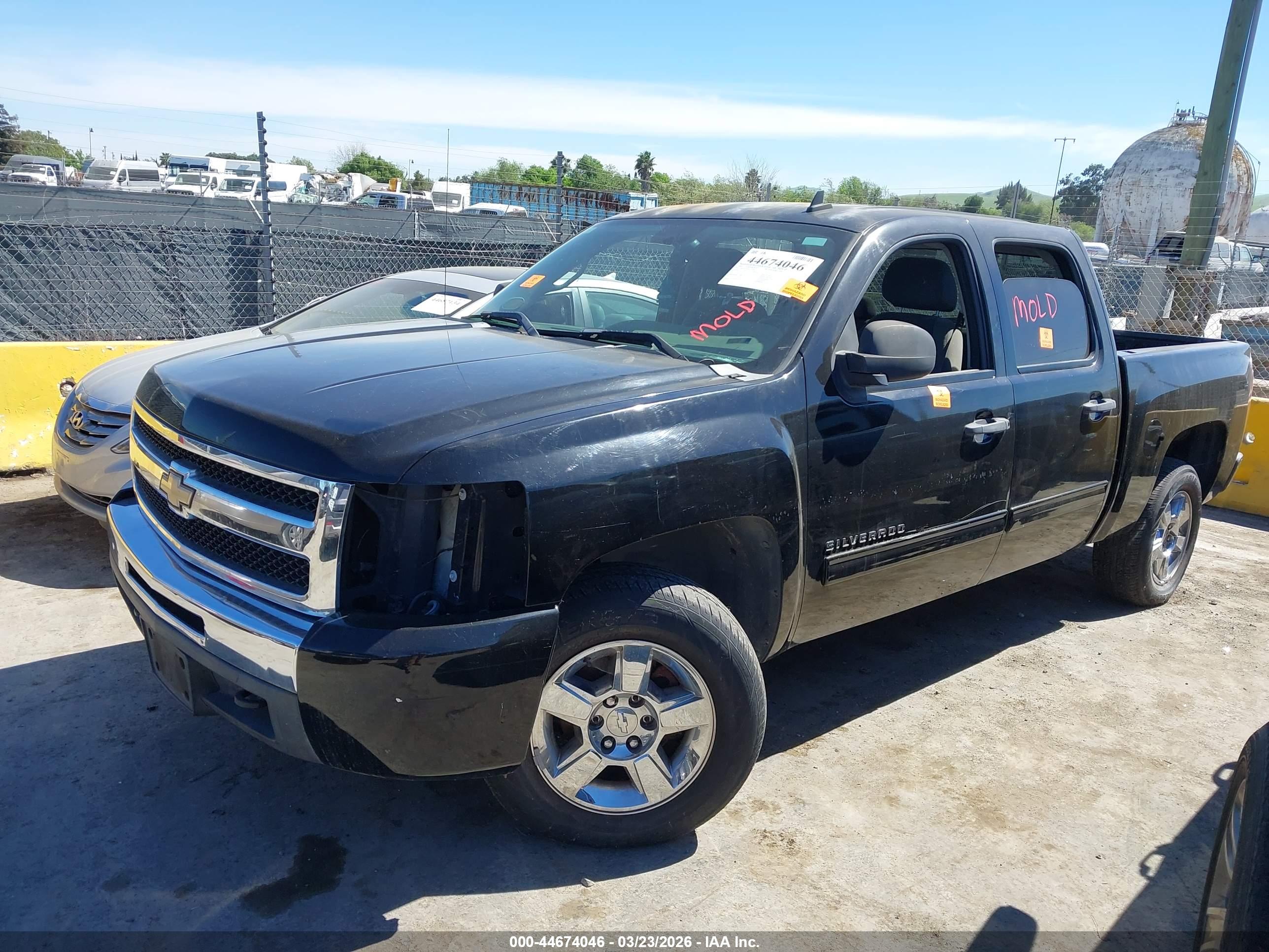 CHEVROLET SILVERADO image 2