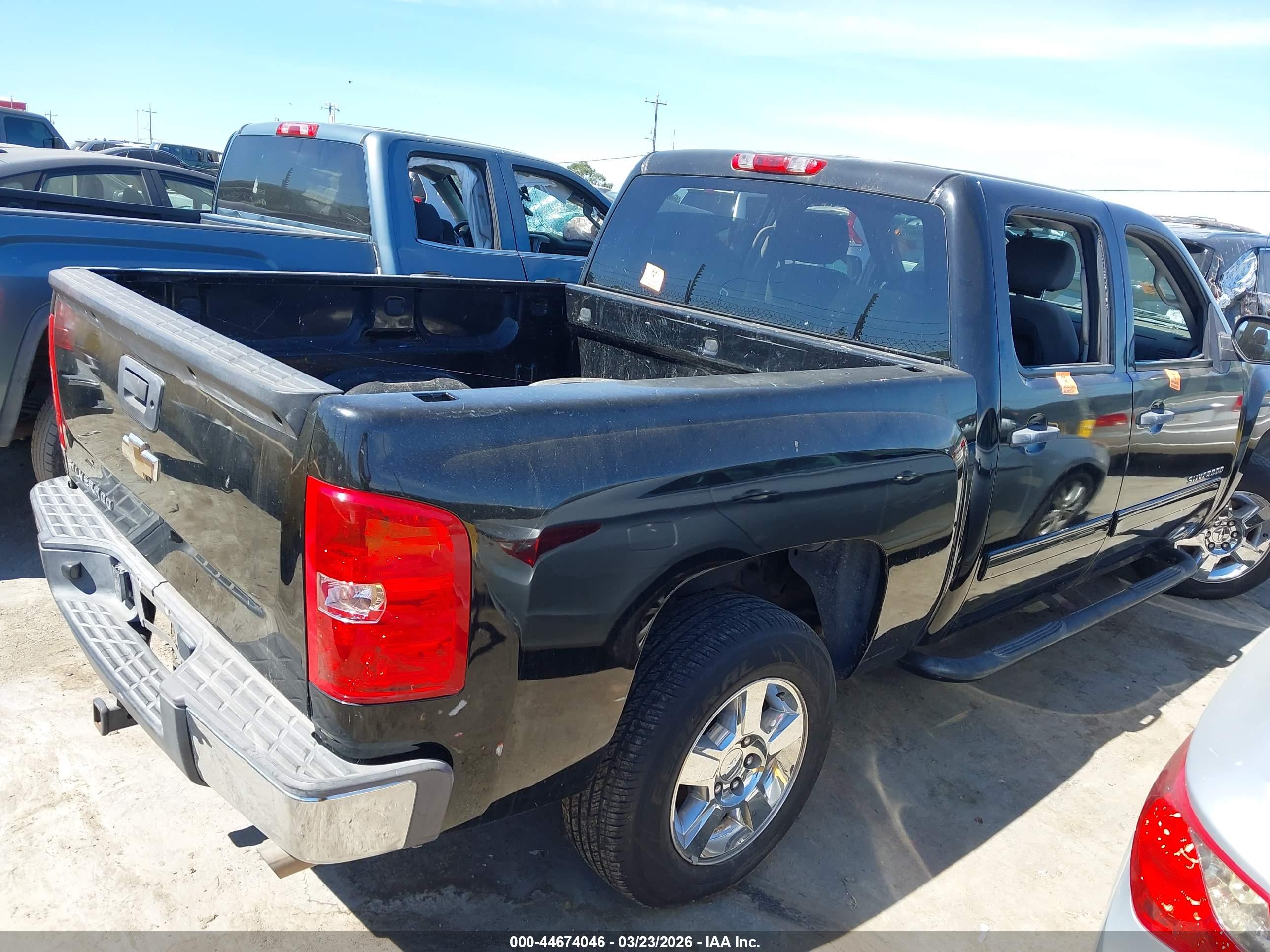 CHEVROLET SILVERADO image 4
