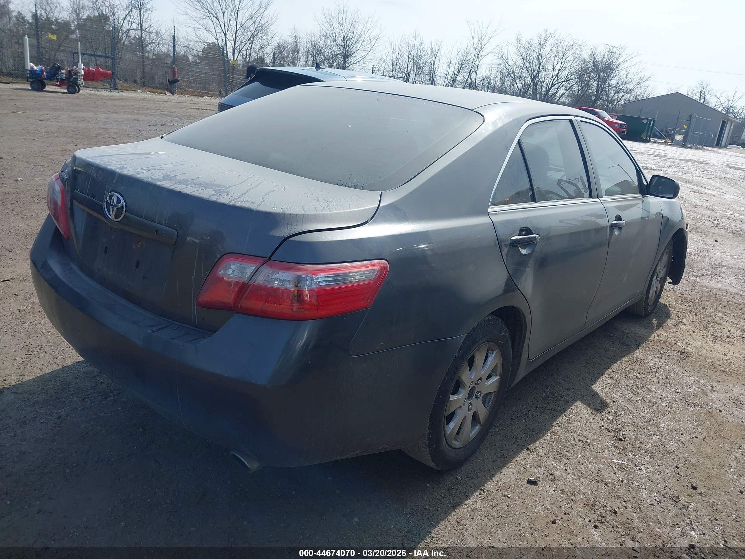 TOYOTA CAMRY image 4