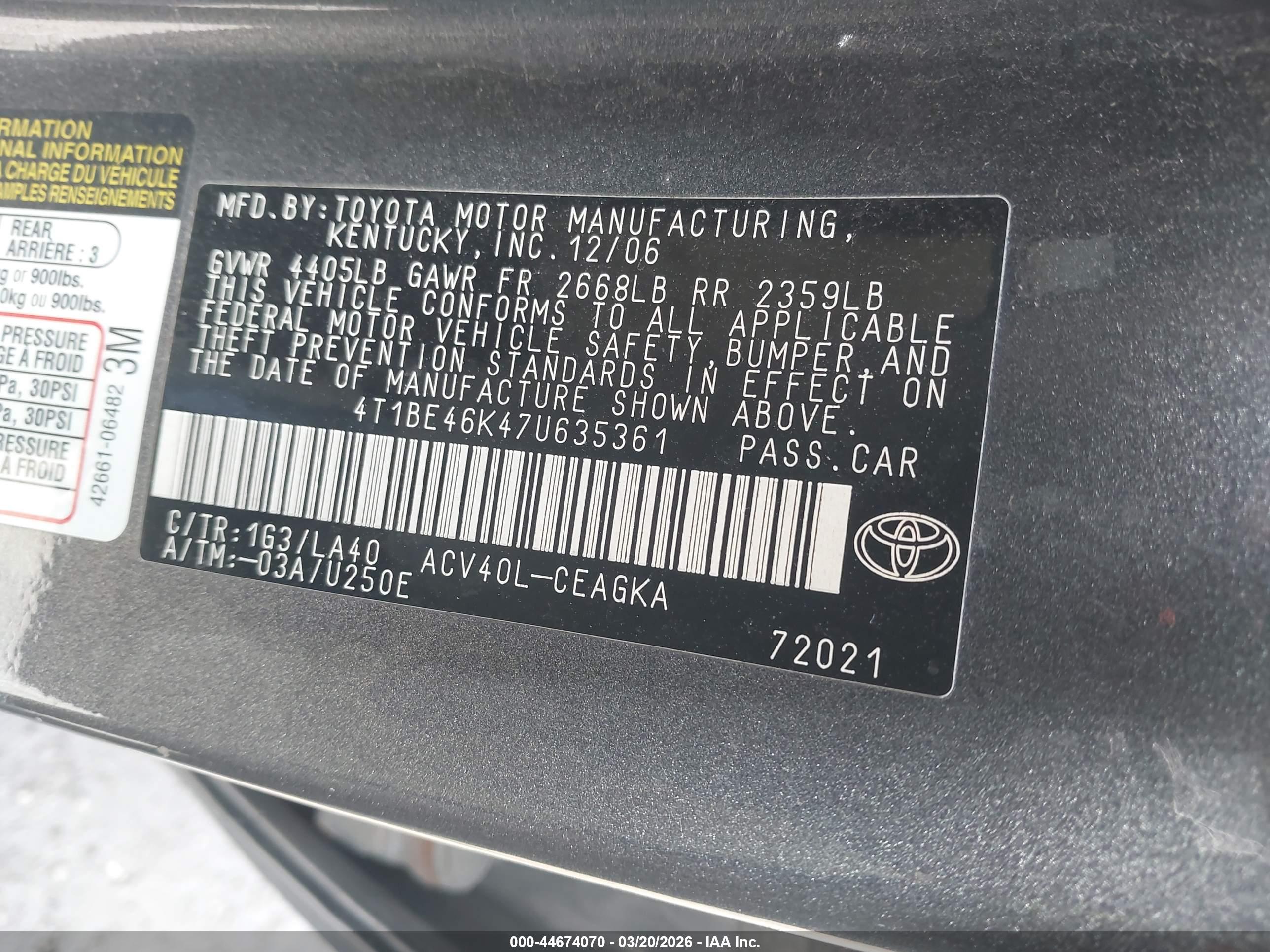 TOYOTA CAMRY image 9