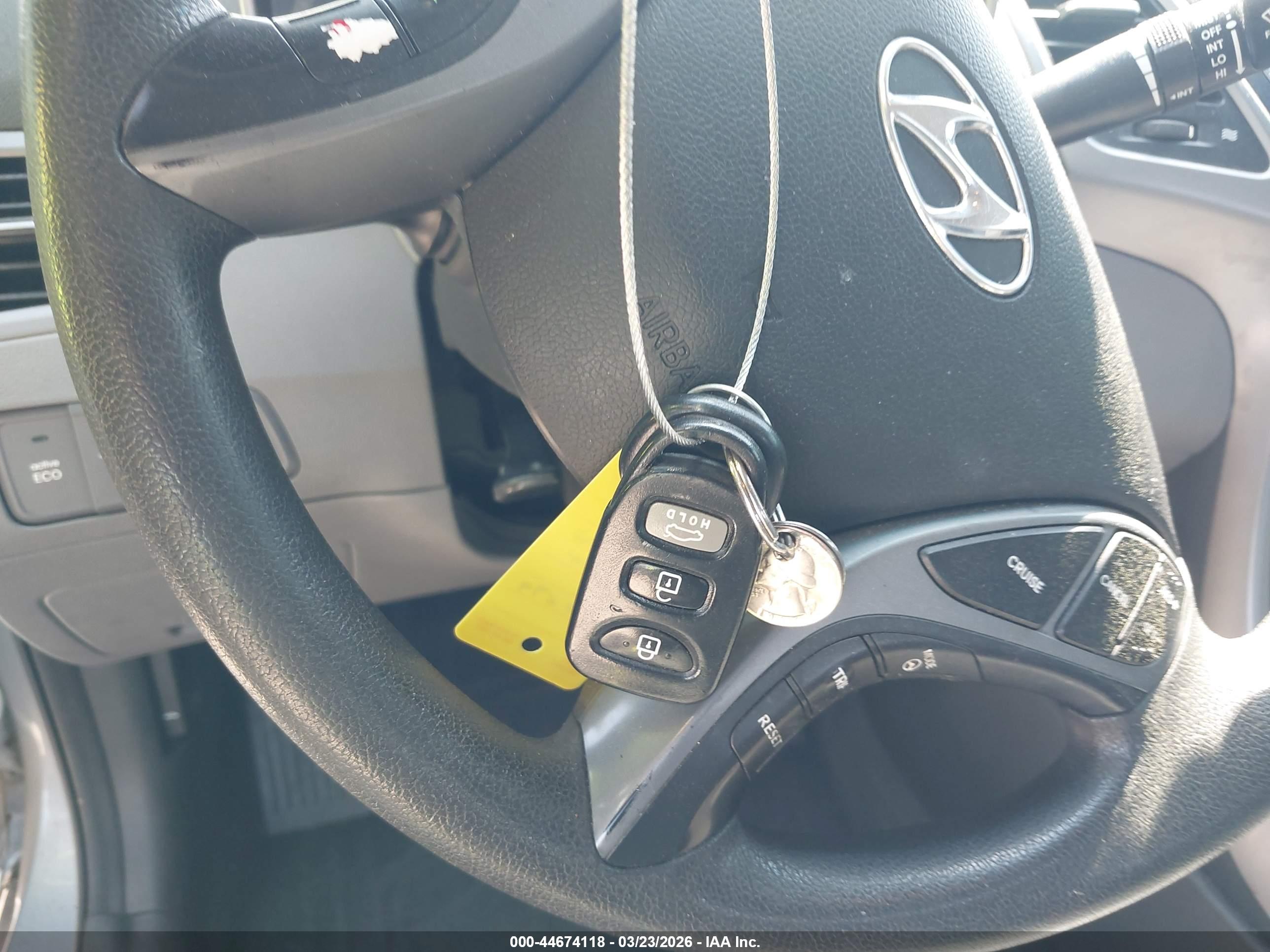 HYUNDAI ELANTRA image 11