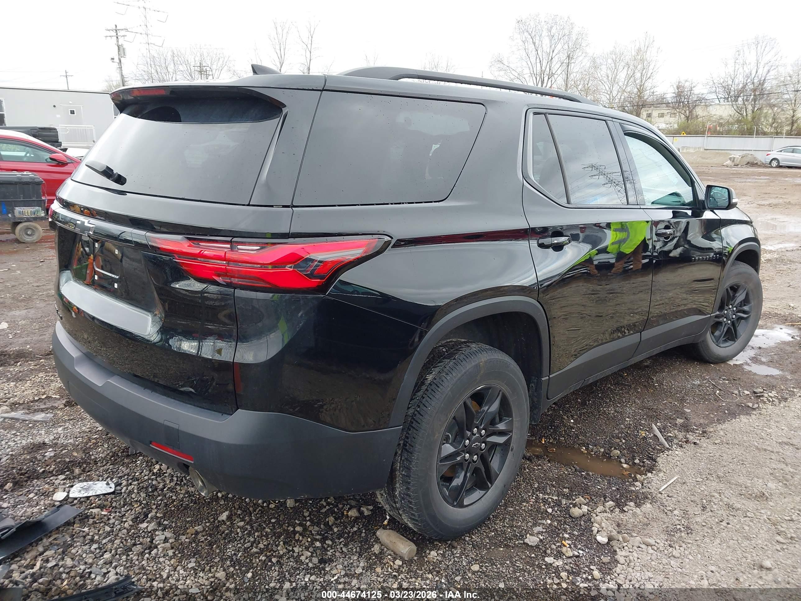 CHEVROLET TRAVERSE image 4