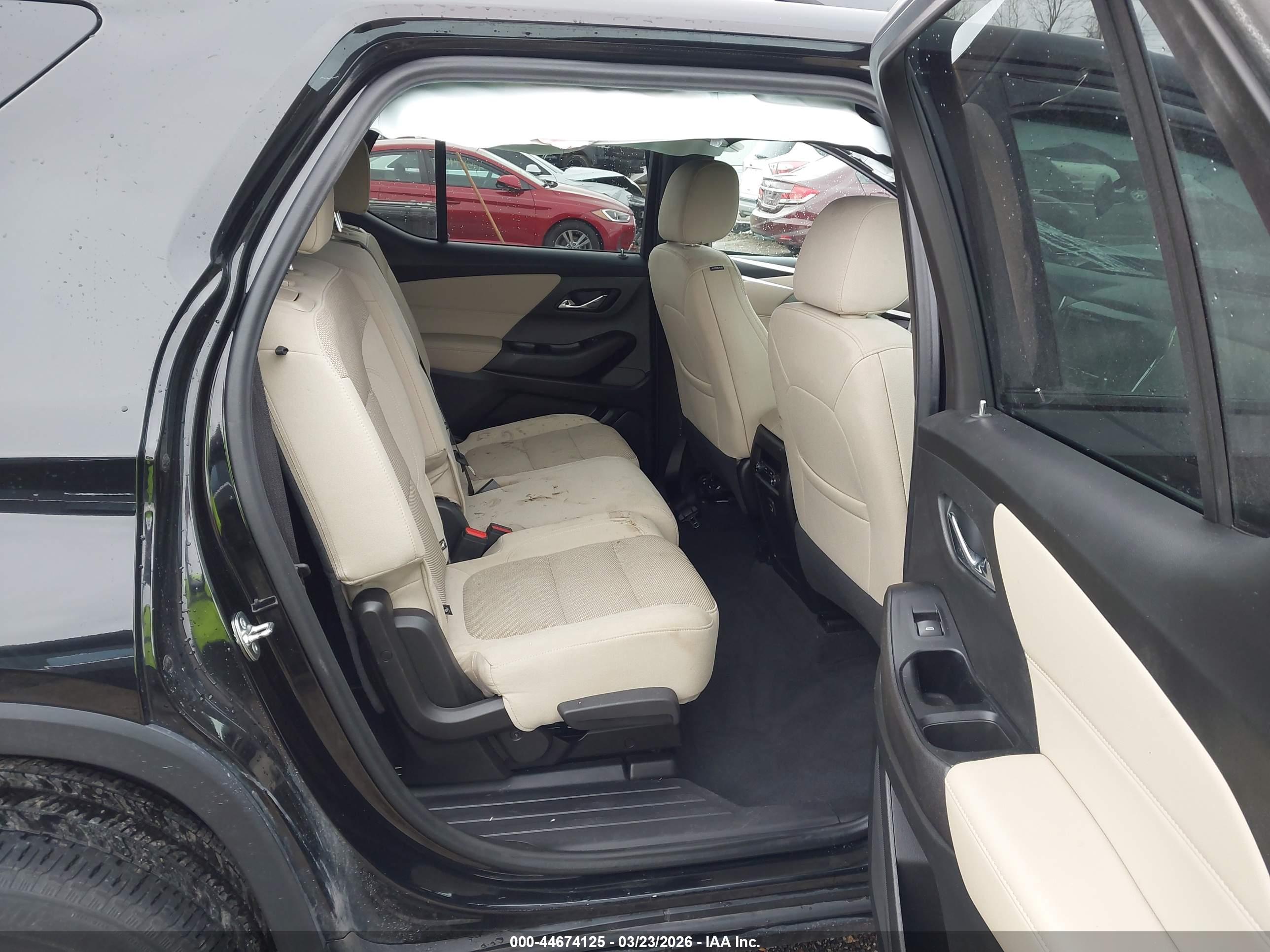 CHEVROLET TRAVERSE image 8