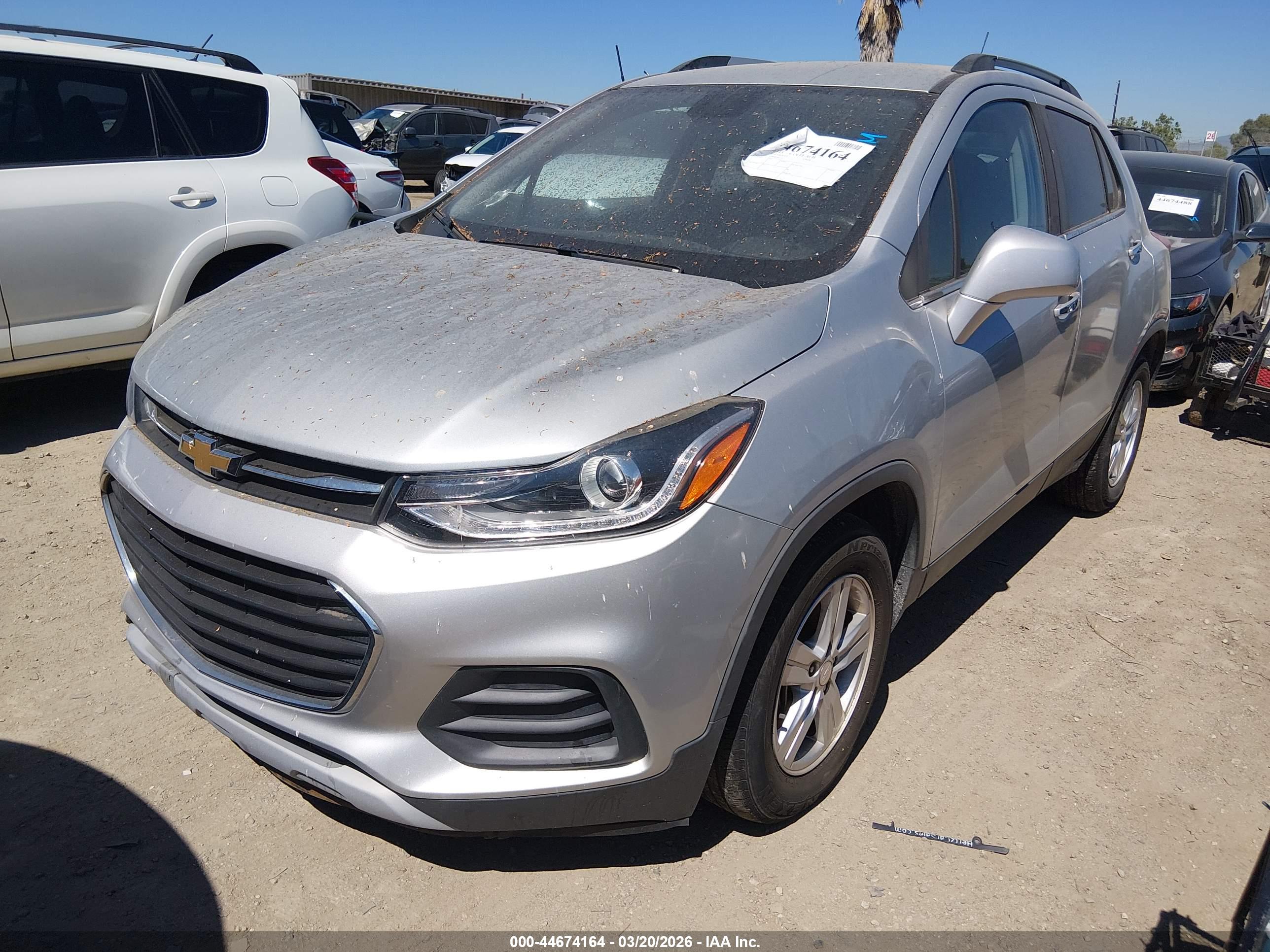 CHEVROLET TRAX image 2
