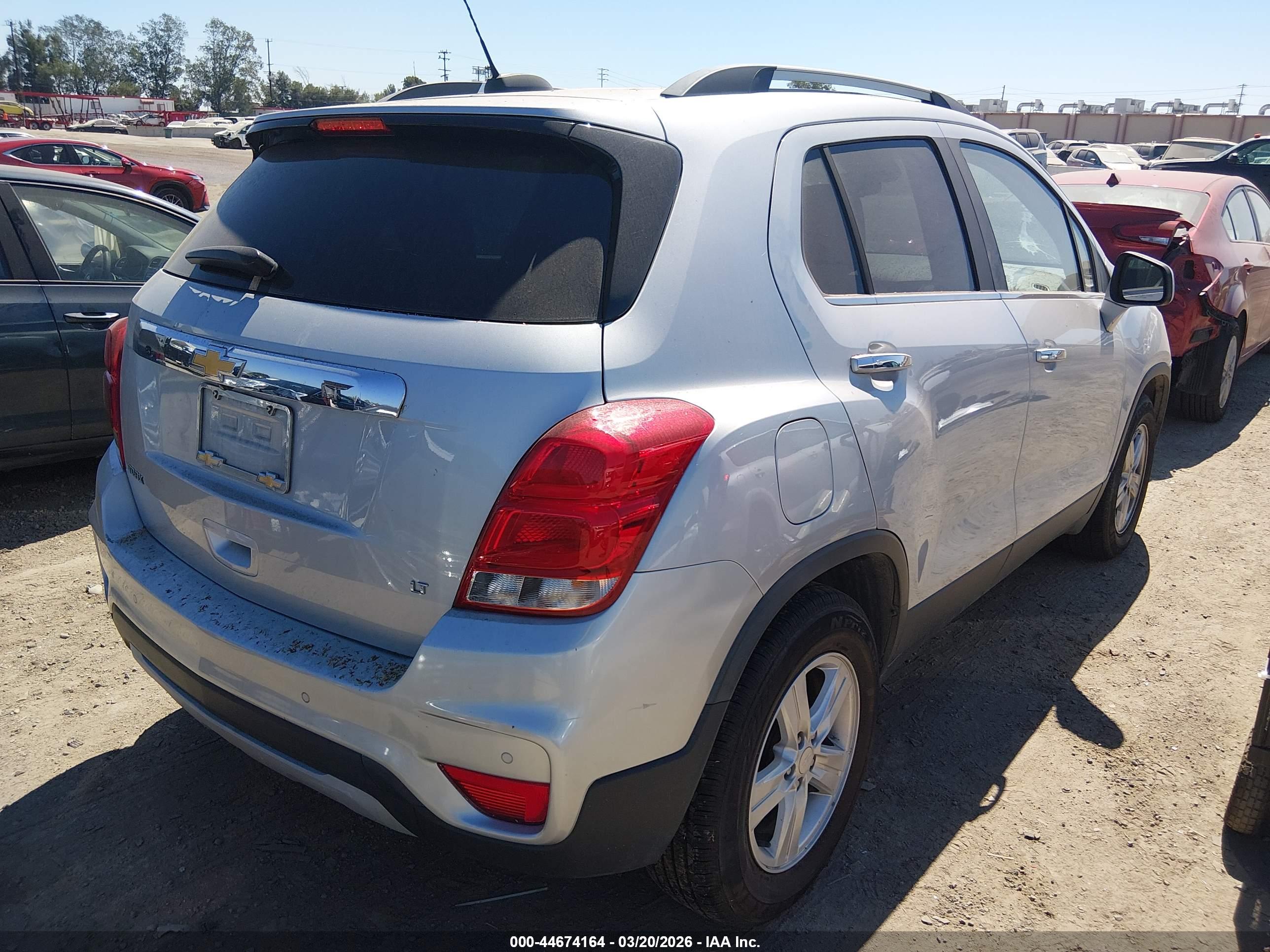 CHEVROLET TRAX image 4