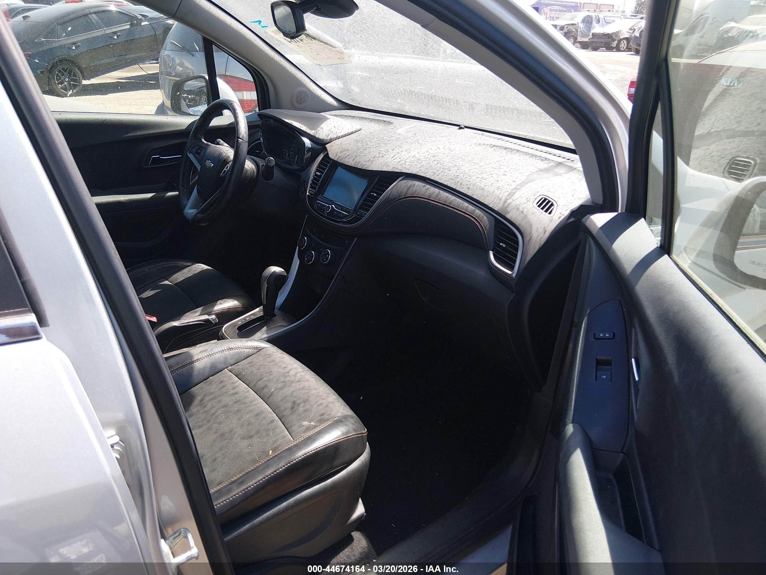 CHEVROLET TRAX image 5