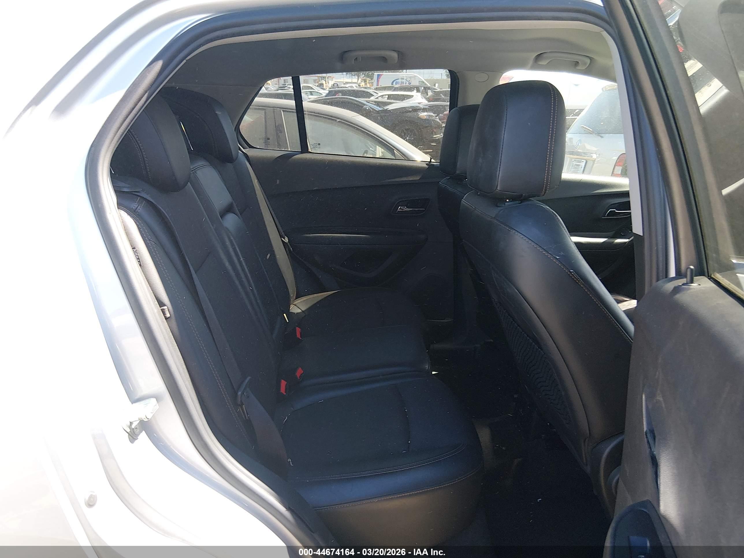 CHEVROLET TRAX image 8