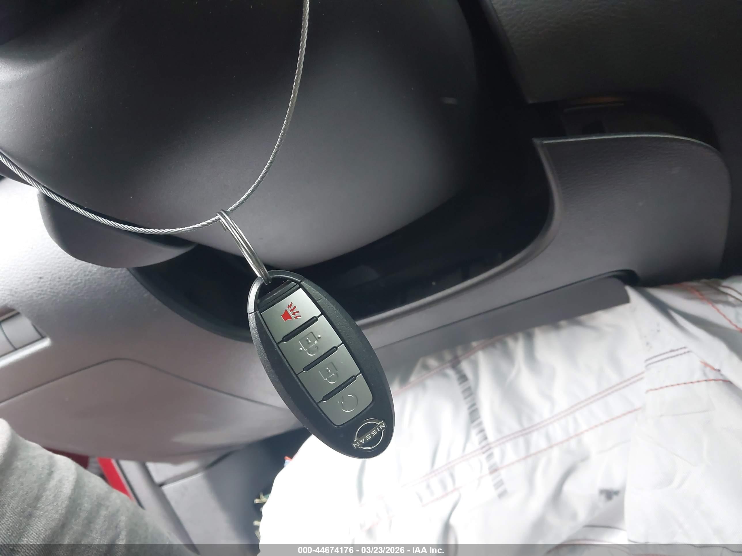 NISSAN ROGUE image 11
