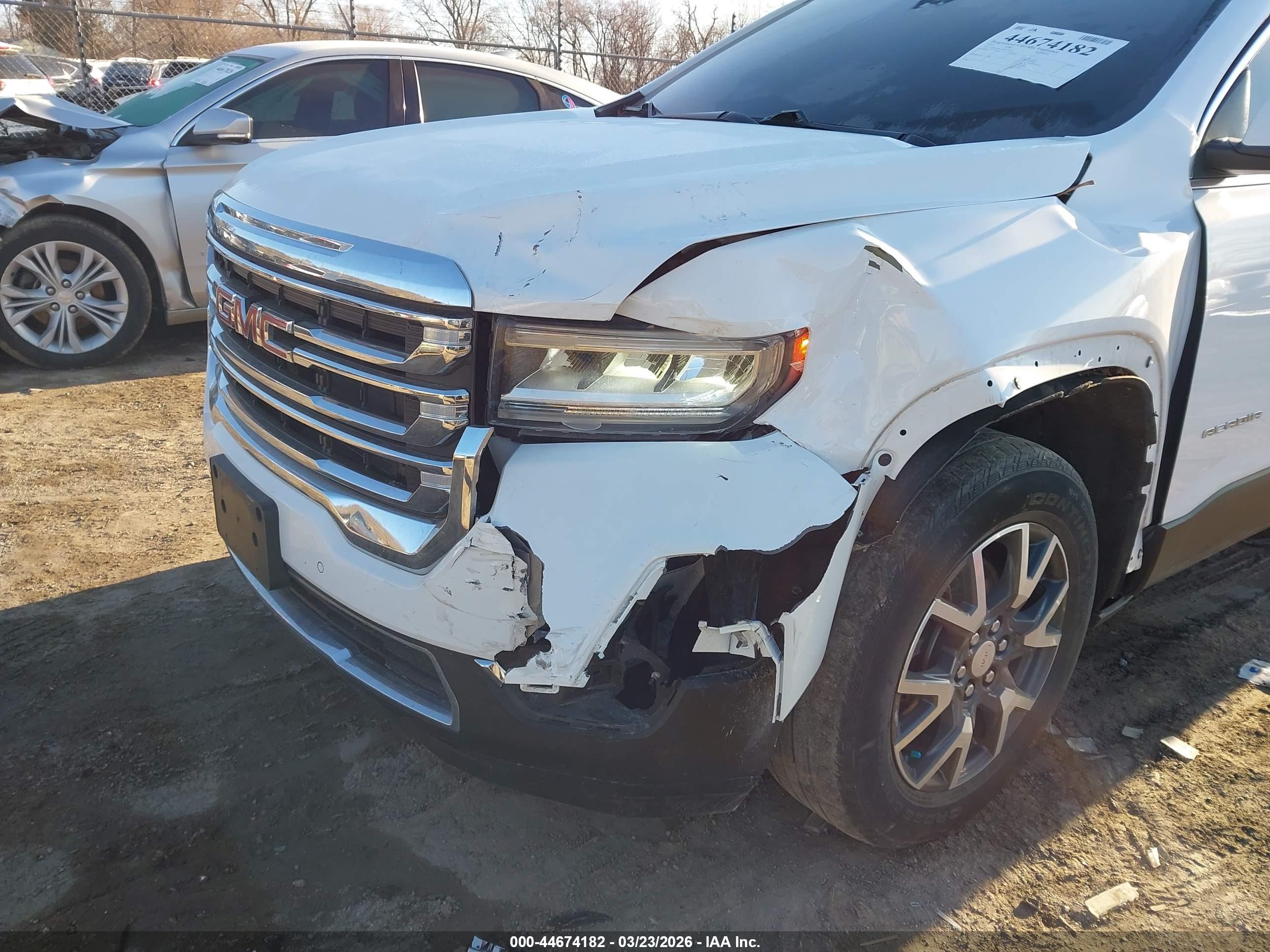 GMC ACADIA image 6