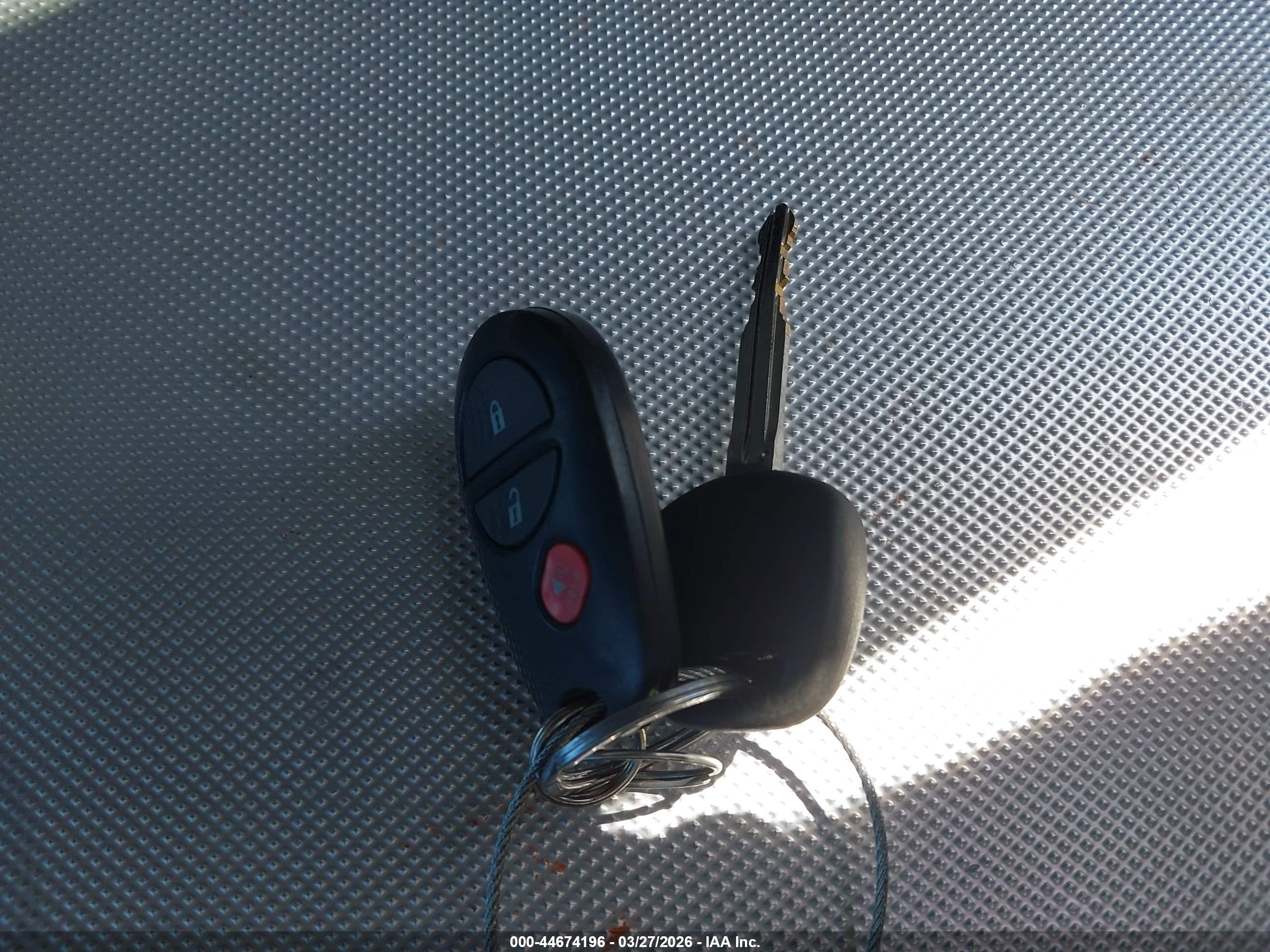 TOYOTA TUNDRA image 11