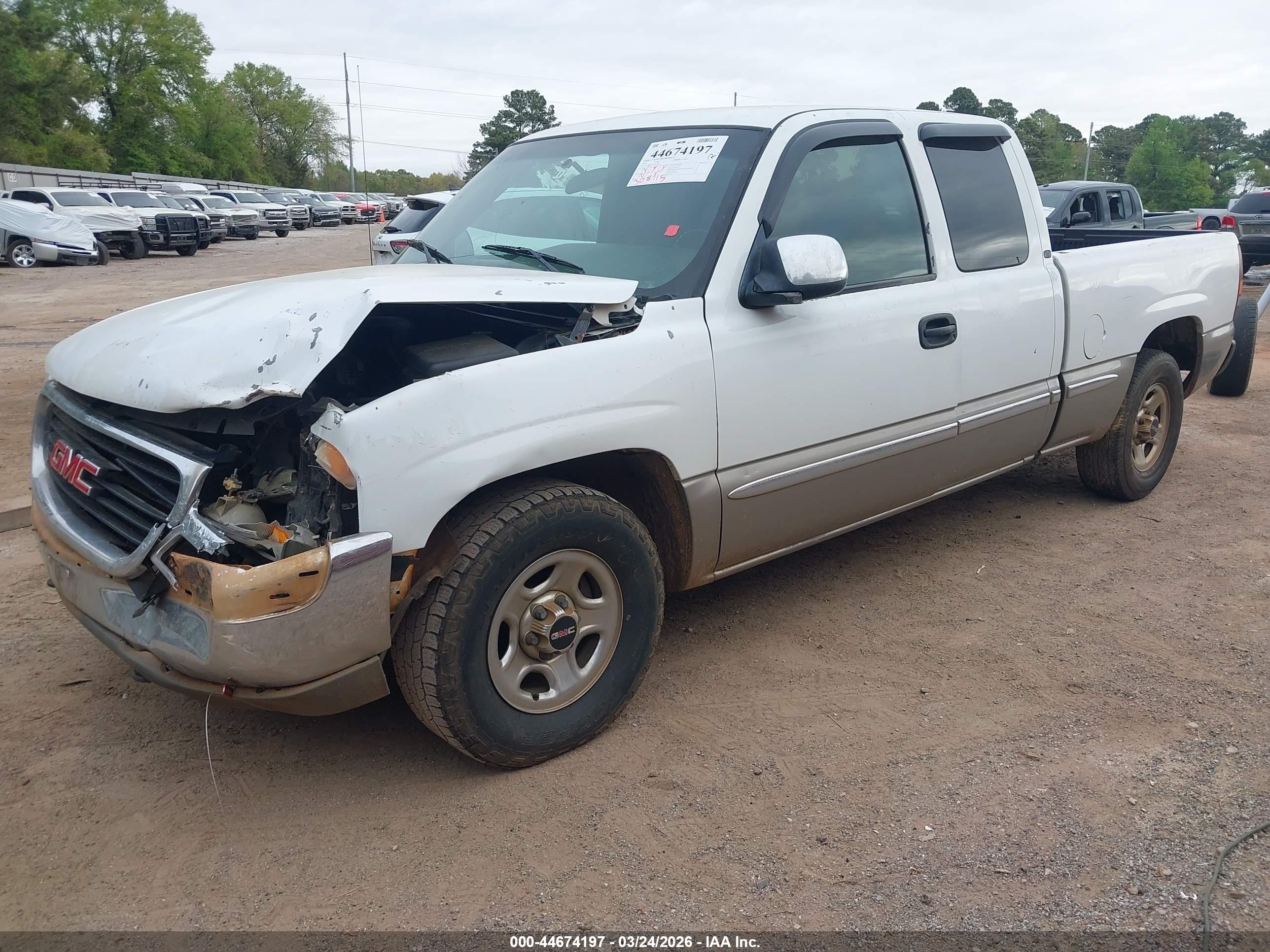 GMC SIERRA image 2