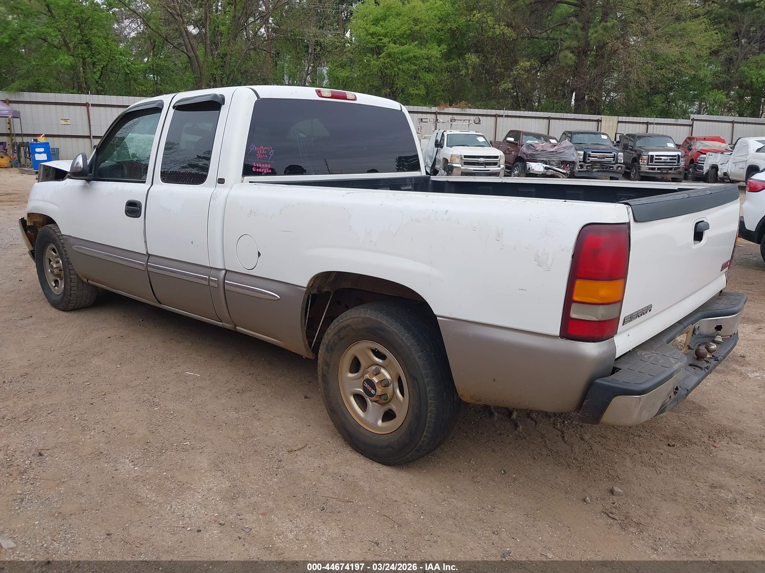 GMC SIERRA image 3