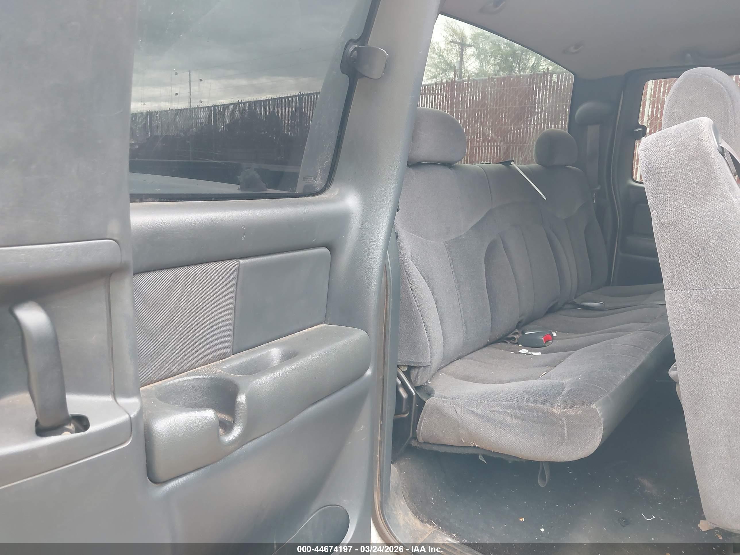 GMC SIERRA image 8