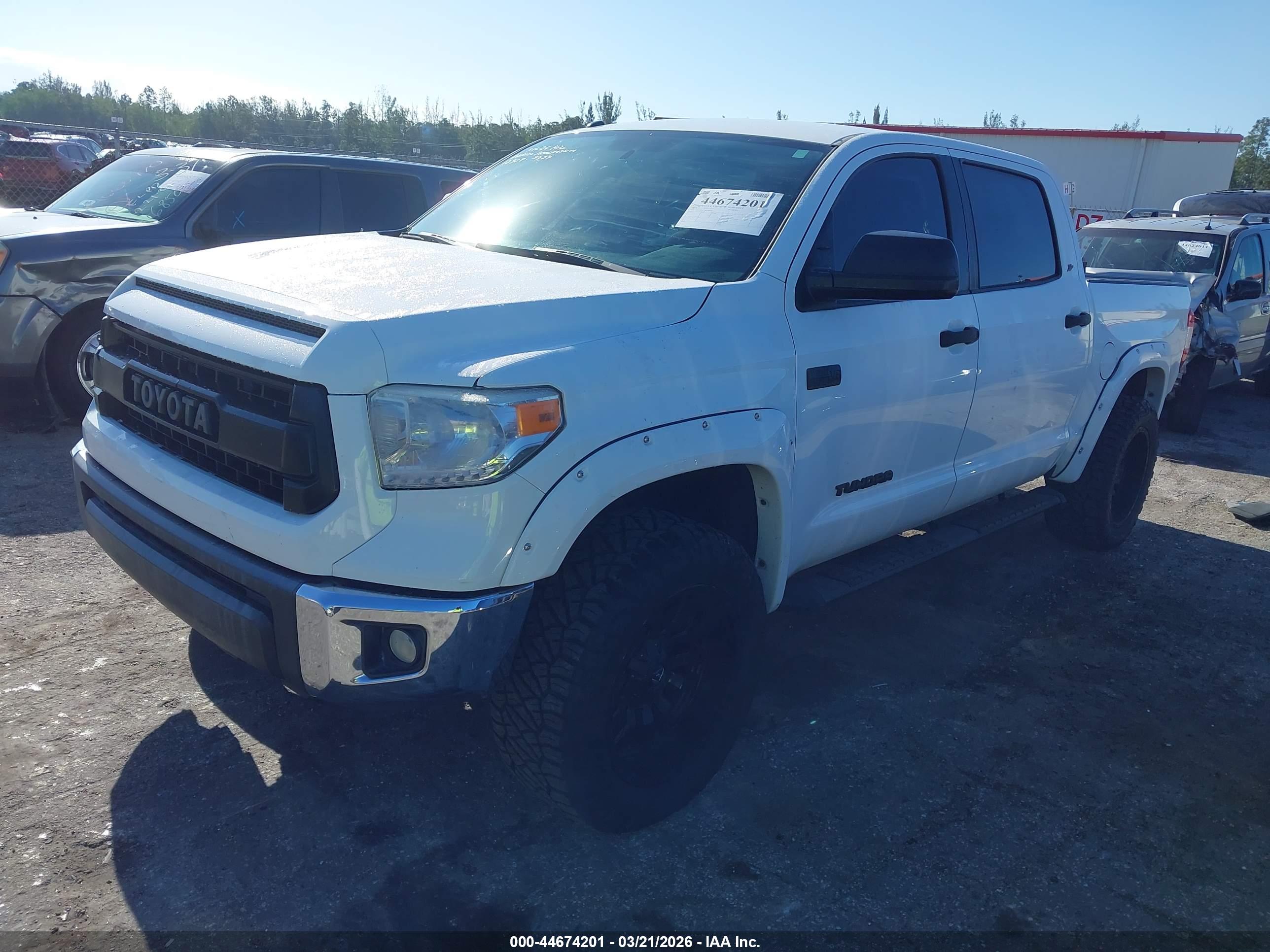 TOYOTA TUNDRA image 2
