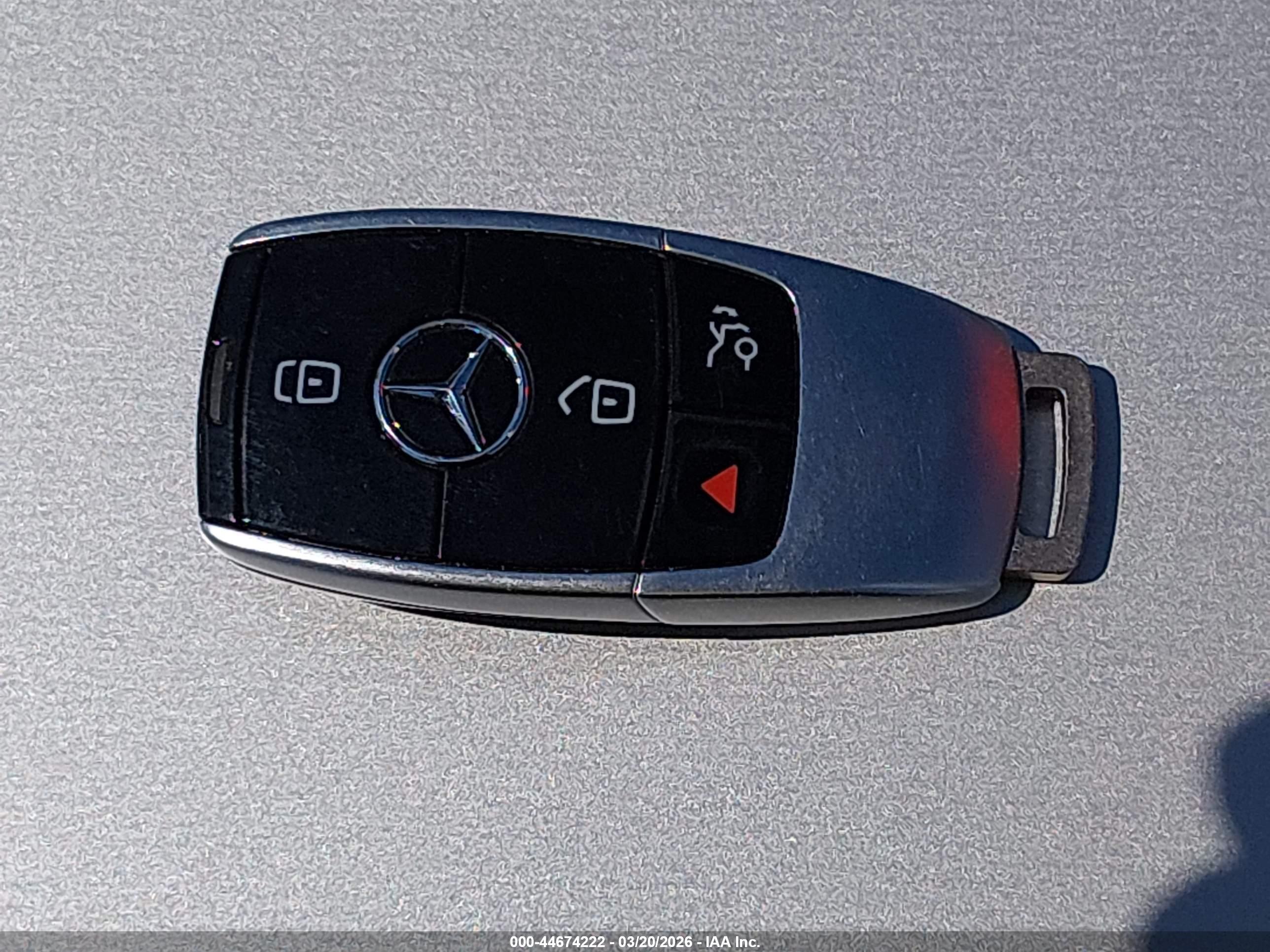 MERCEDES-BENZ E image 11