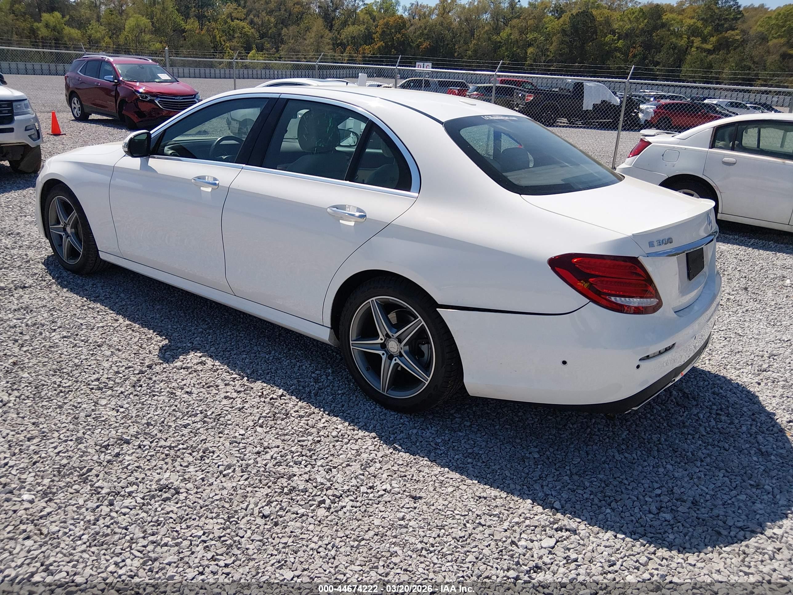 MERCEDES-BENZ E image 3