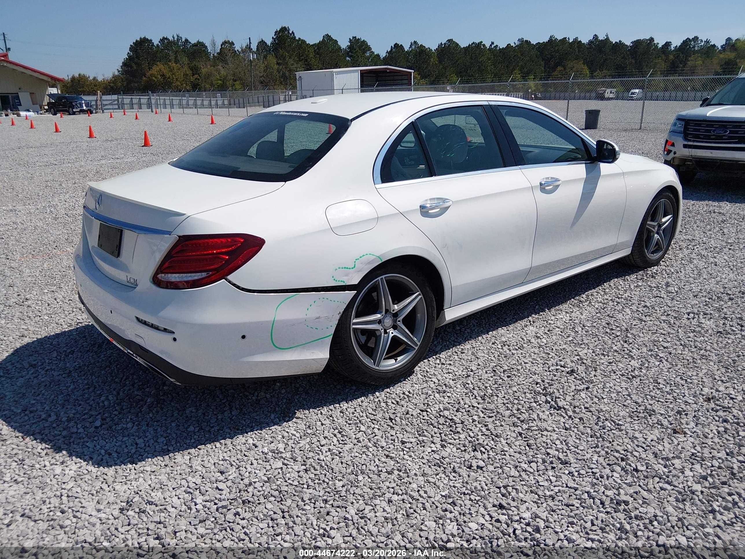 MERCEDES-BENZ E image 4