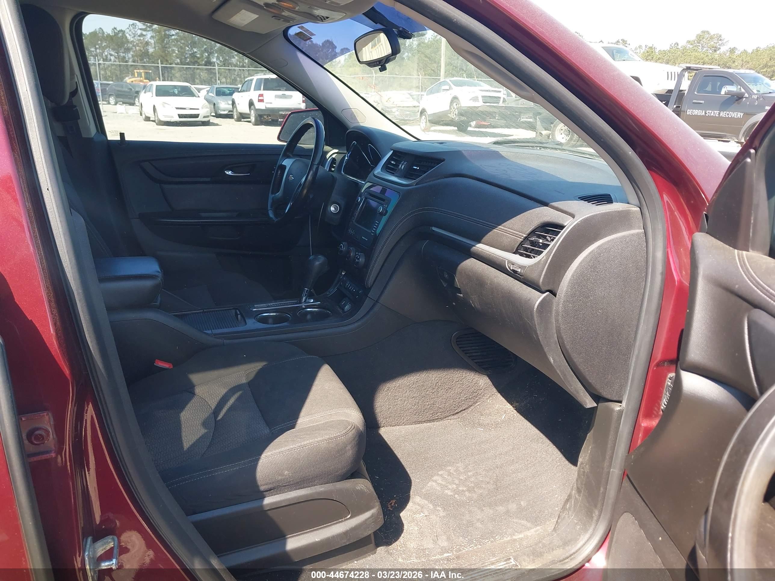 CHEVROLET TRAVERSE image 5