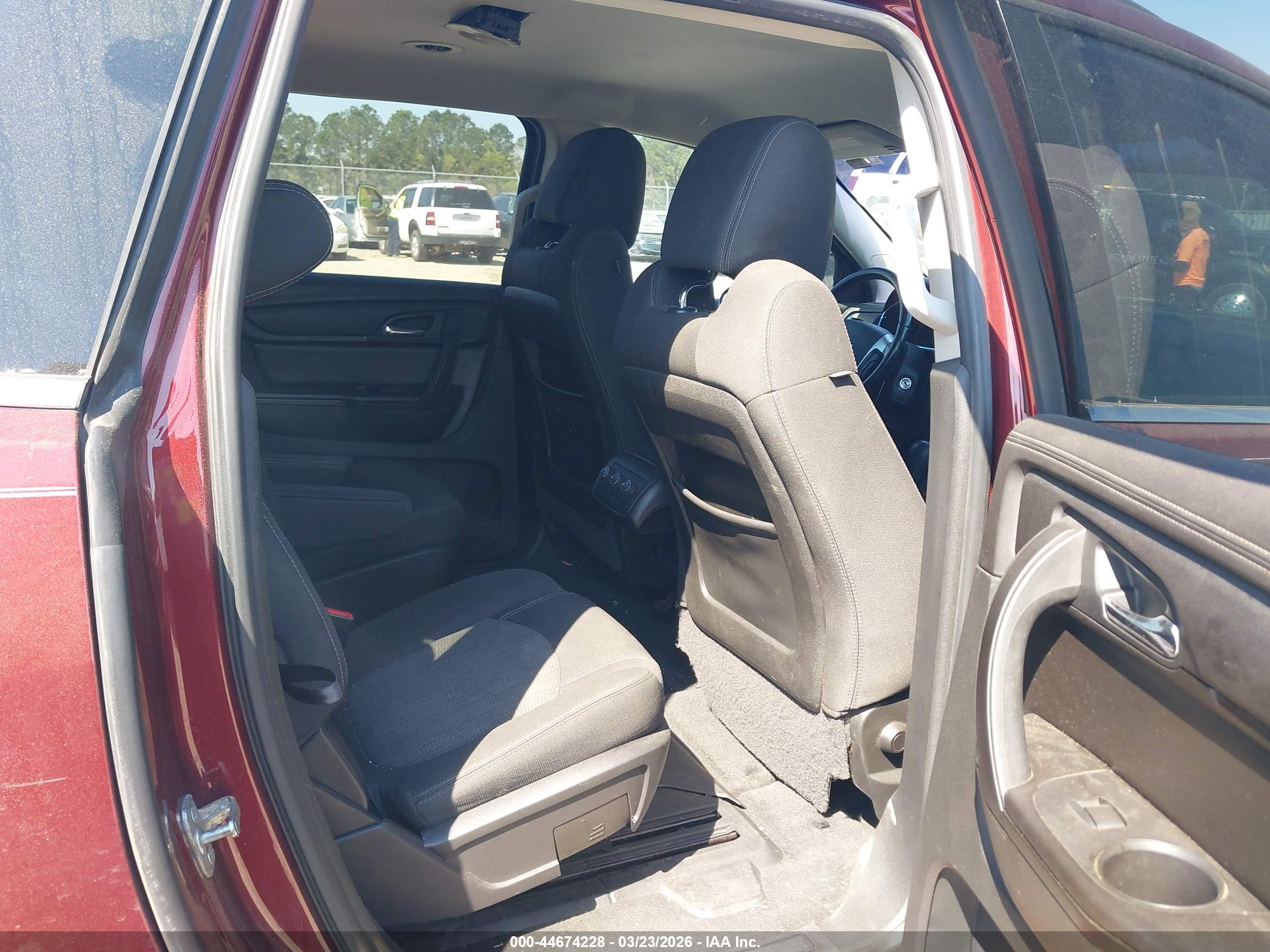 CHEVROLET TRAVERSE image 8