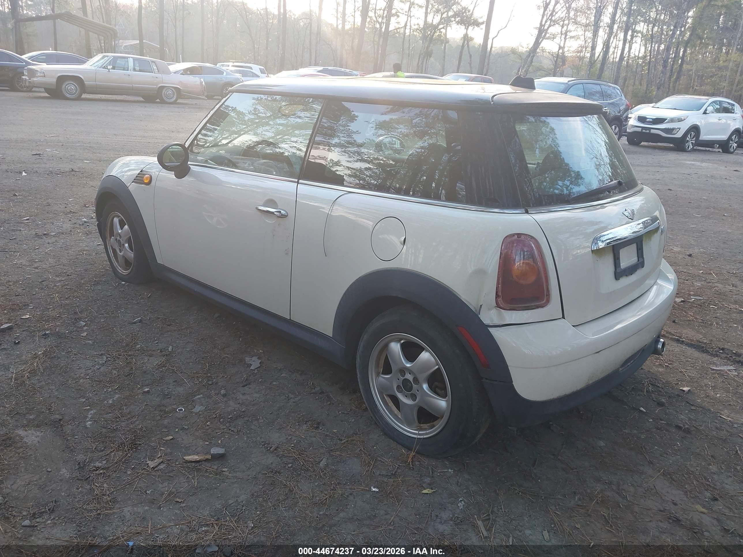 MINI COOPER image 3