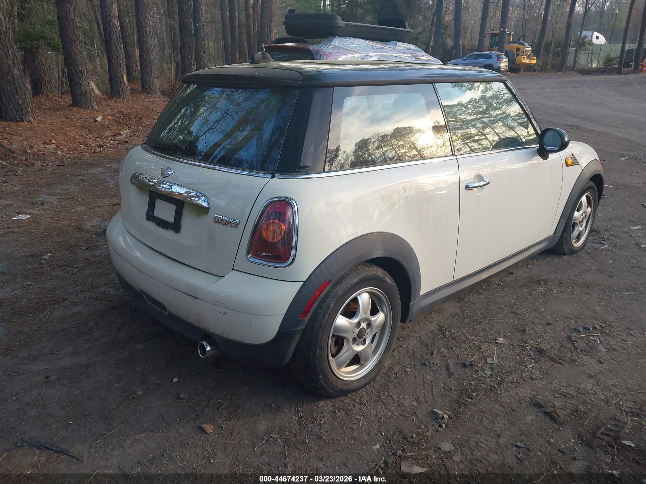 MINI COOPER image 4