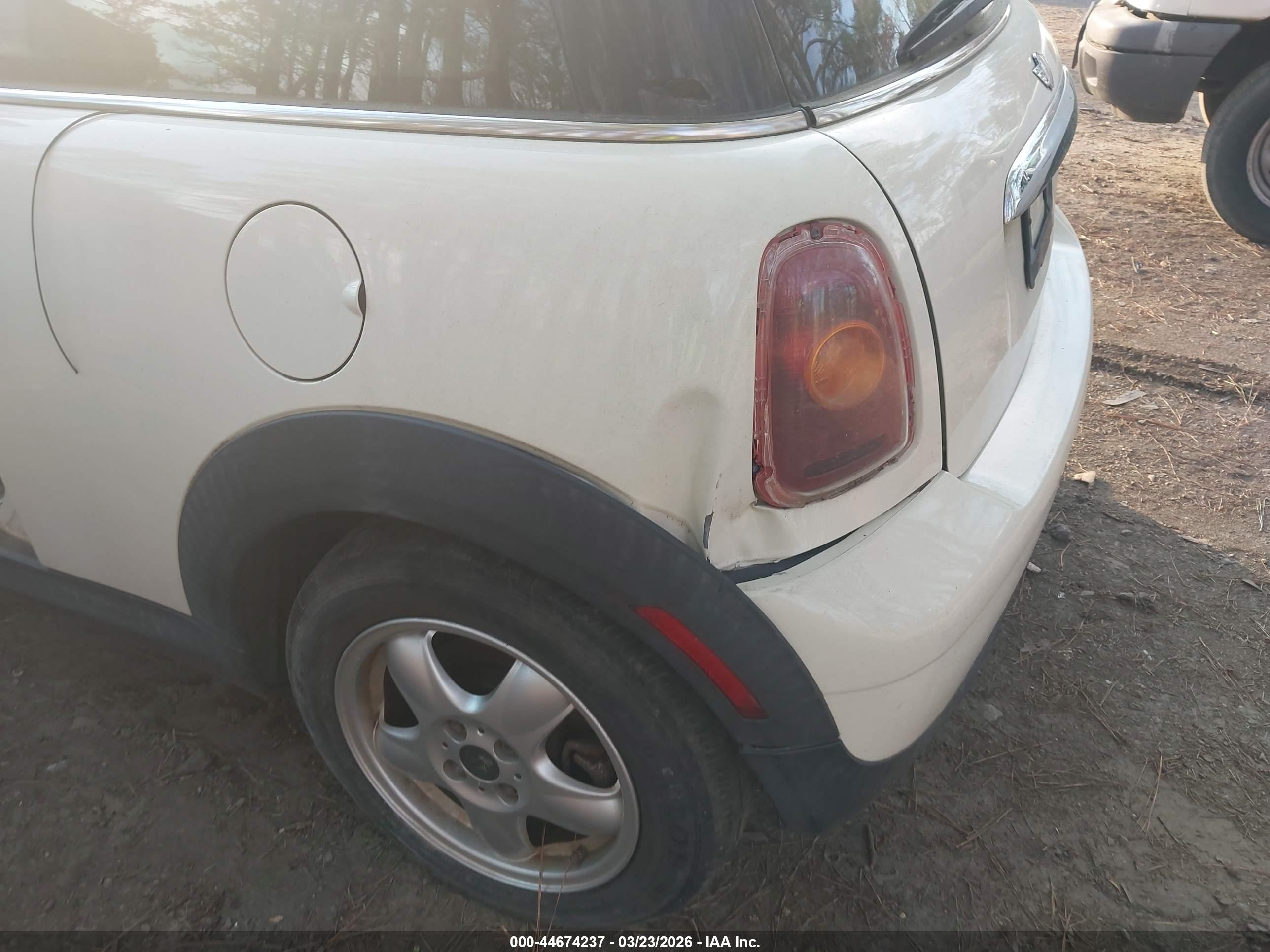 MINI COOPER image 6
