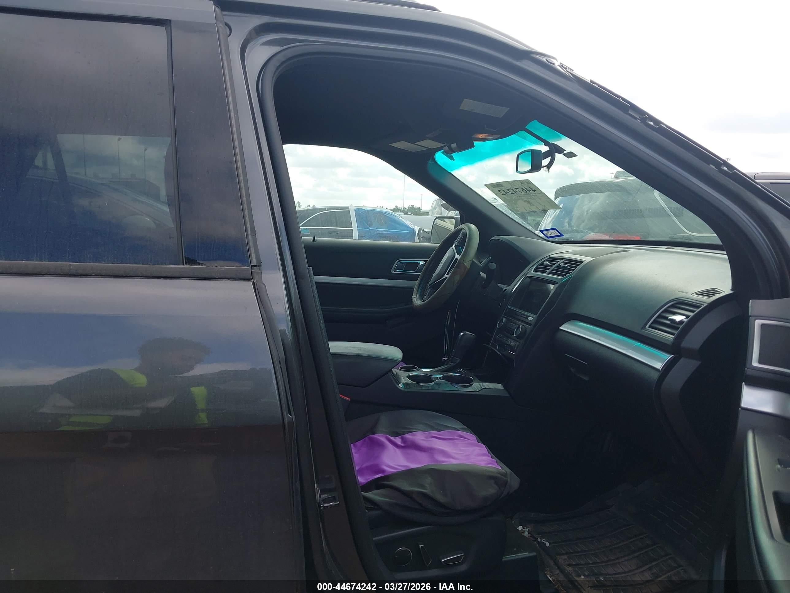 FORD EXPLORER image 5