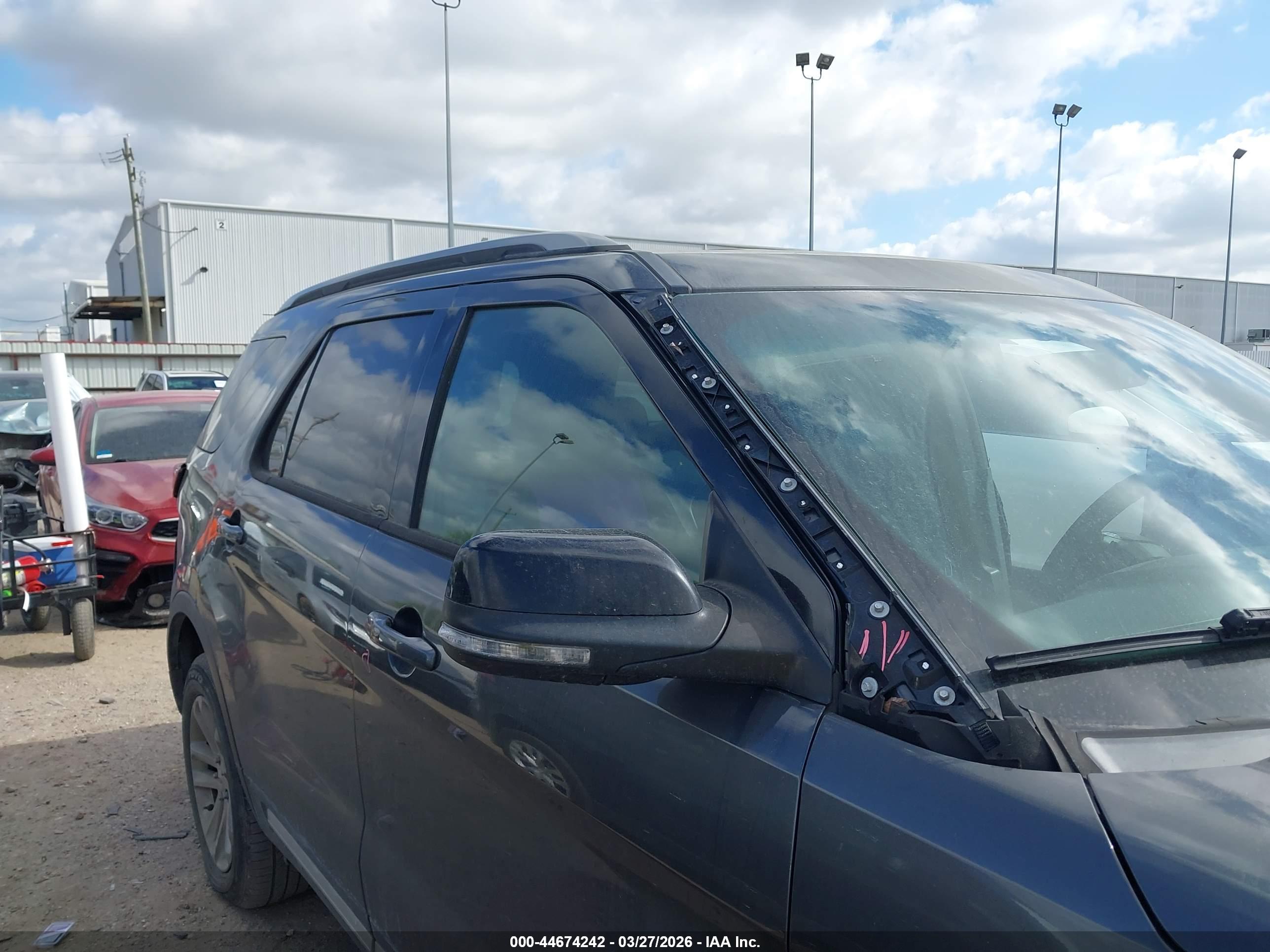 FORD EXPLORER image 6