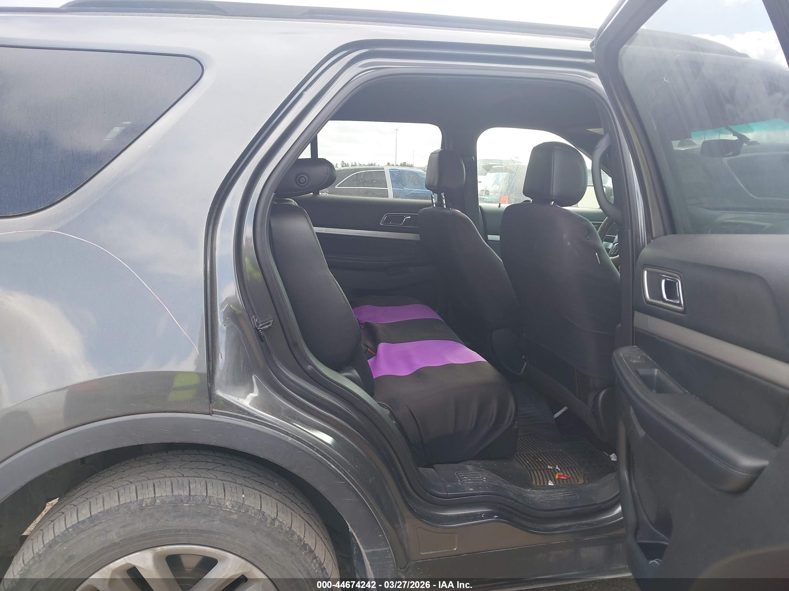 FORD EXPLORER image 8