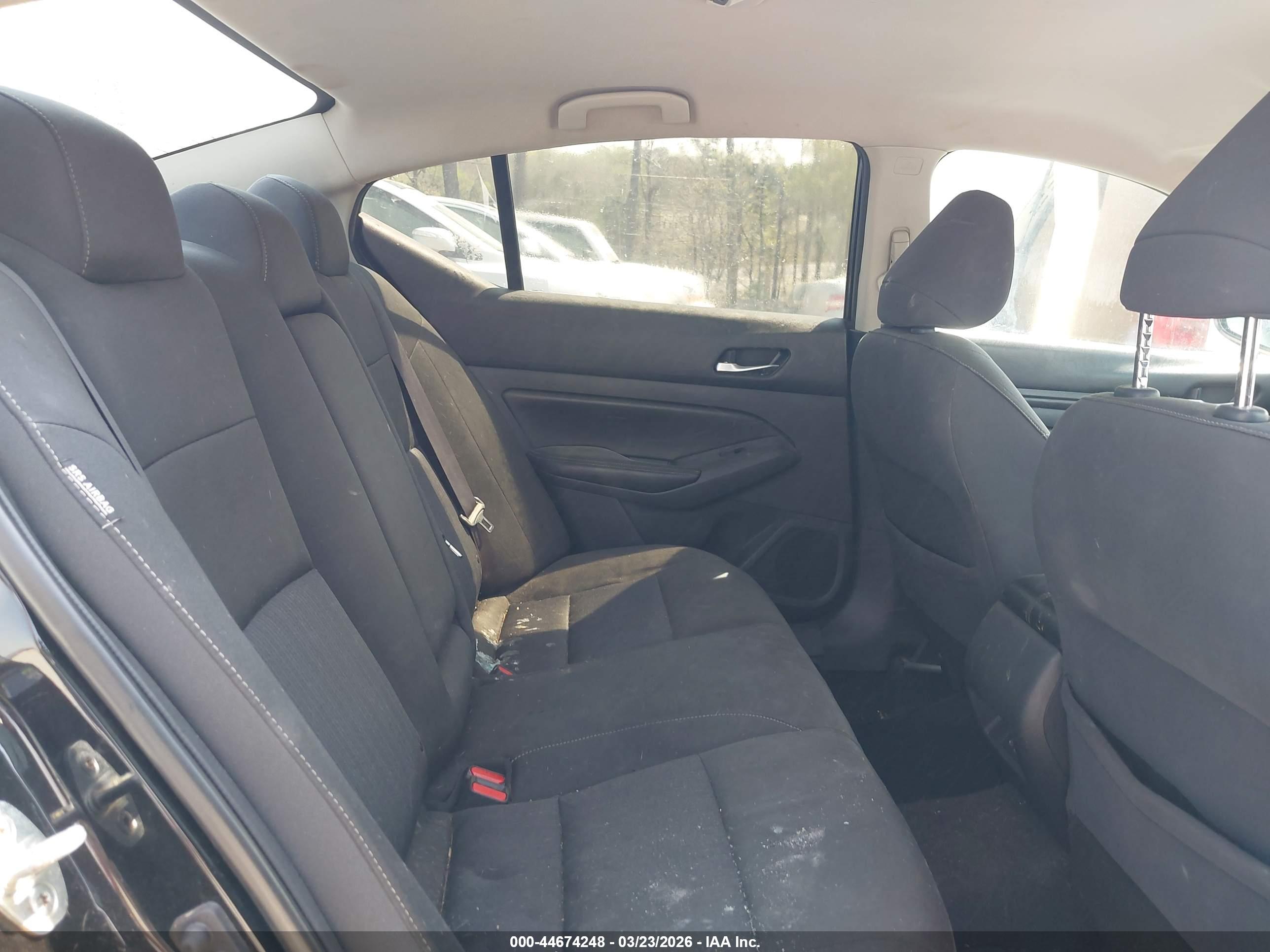 NISSAN ALTIMA image 8