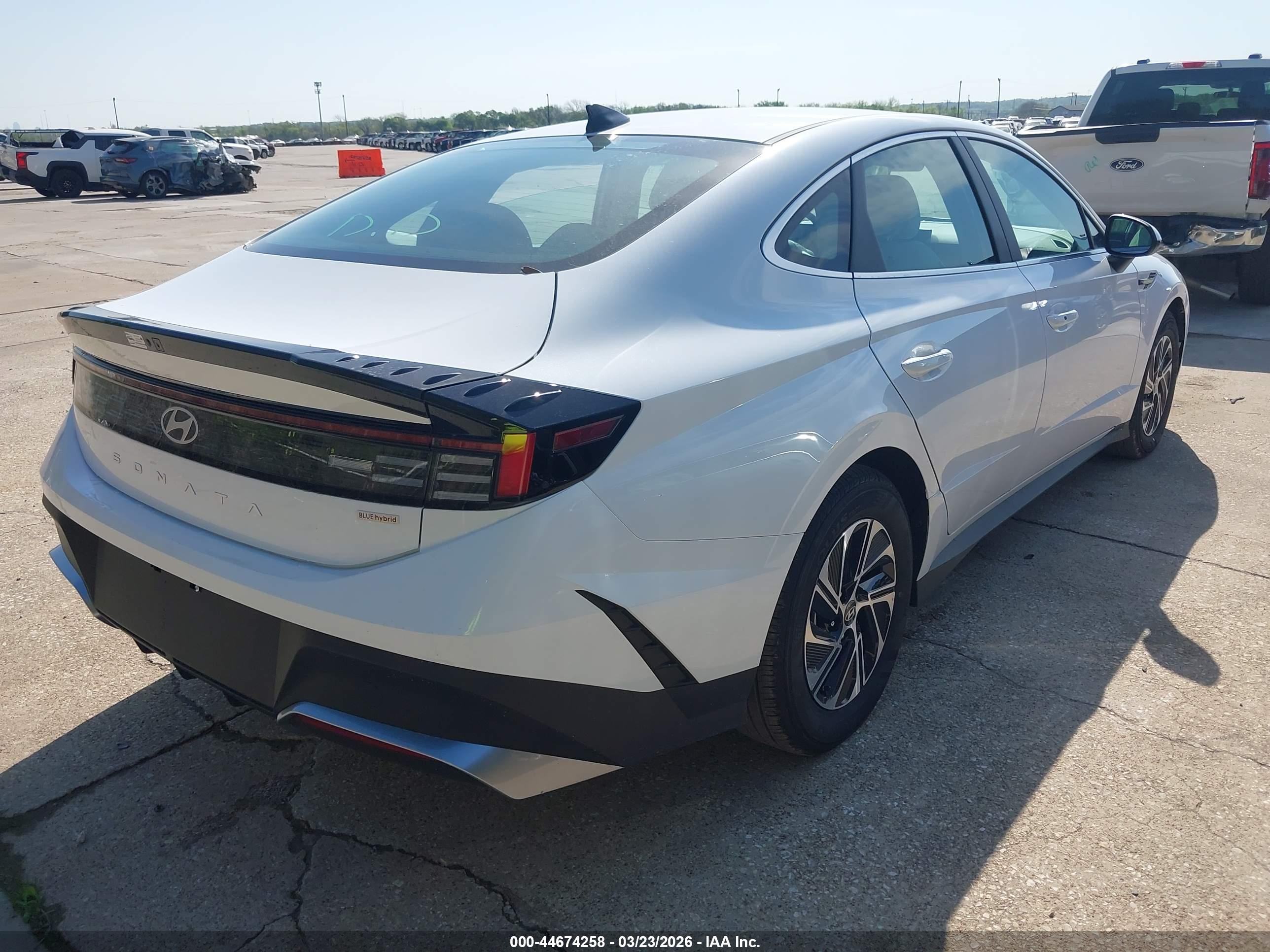 HYUNDAI SONATA image 4