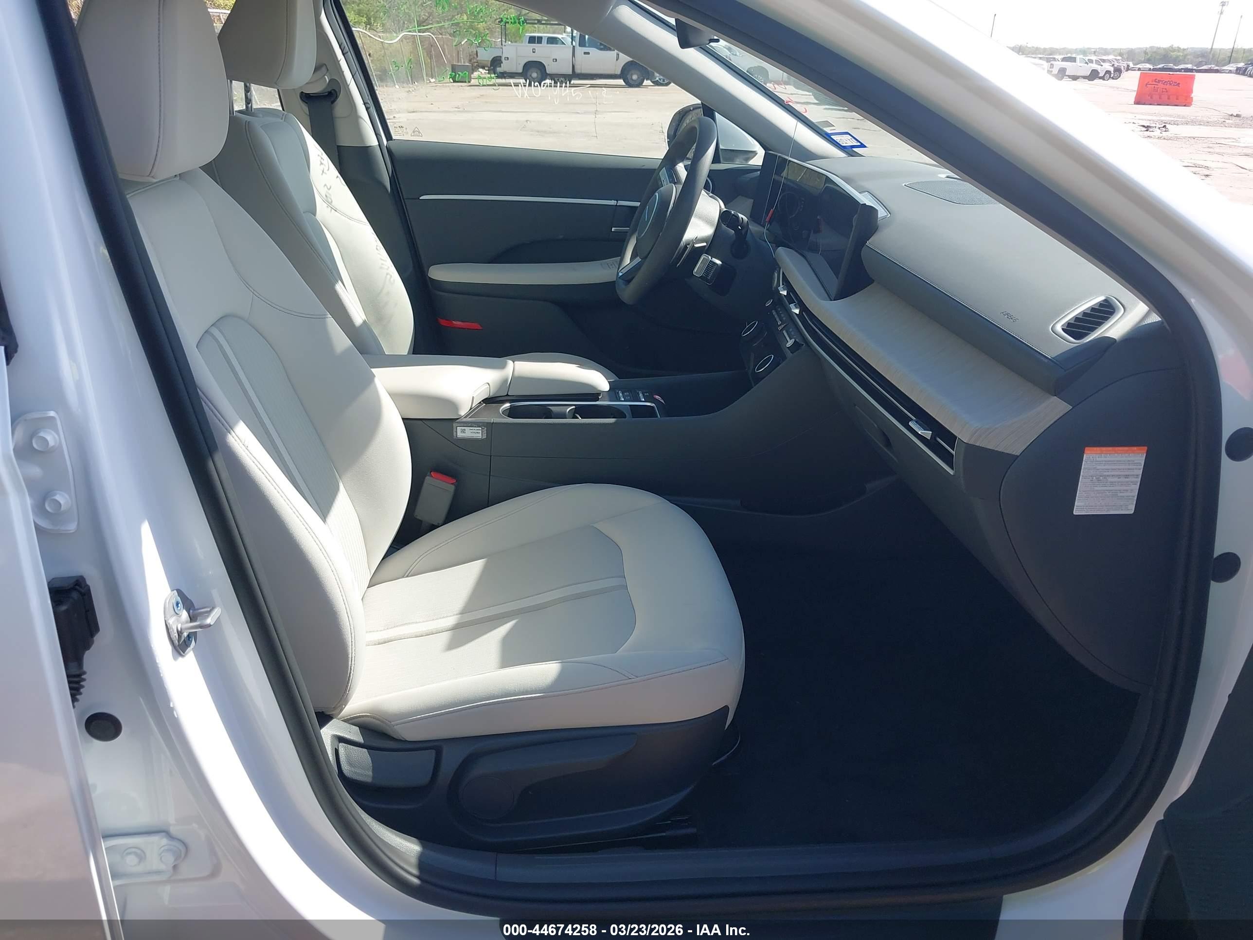 HYUNDAI SONATA image 5