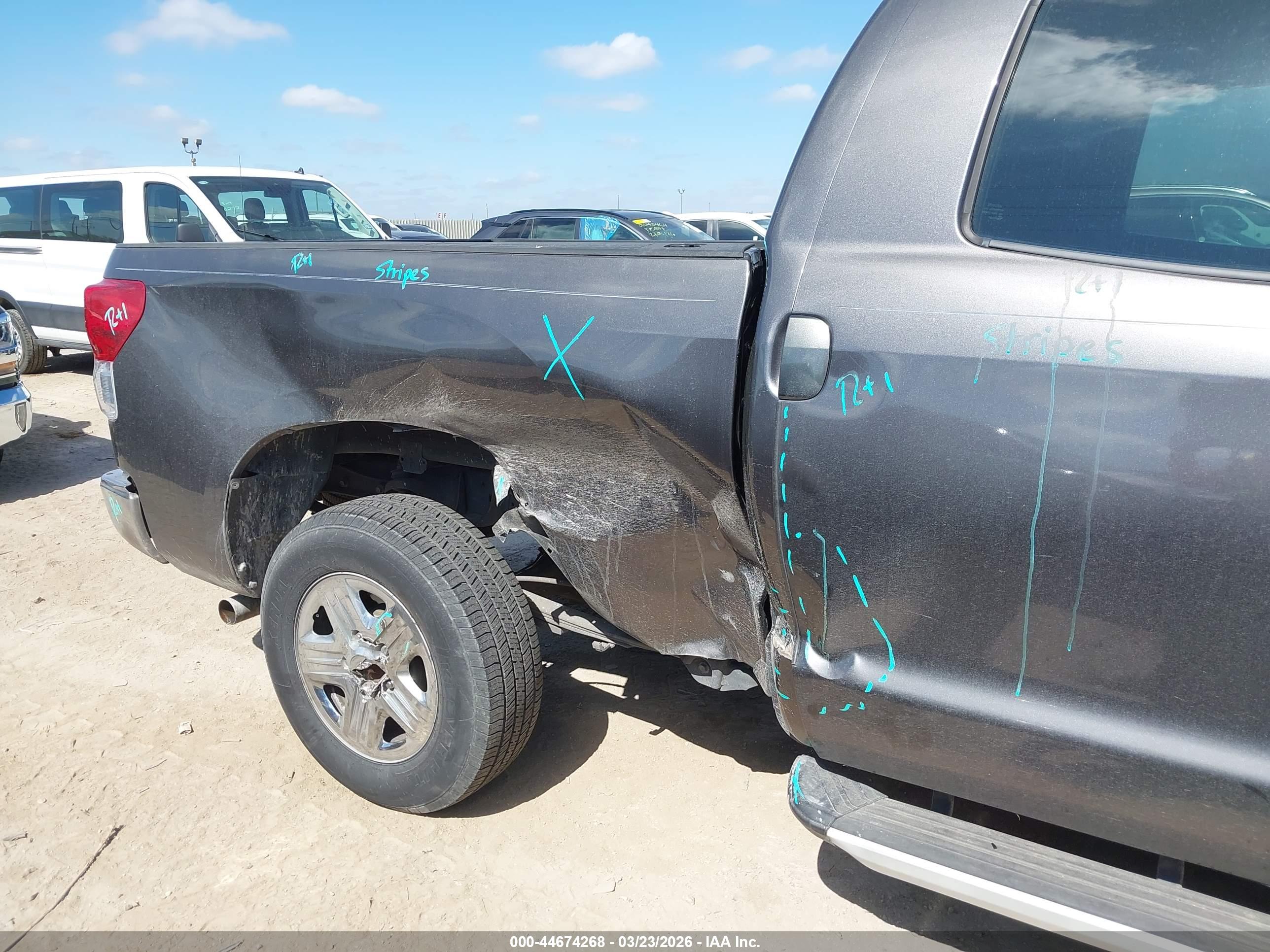 TOYOTA TUNDRA image 6