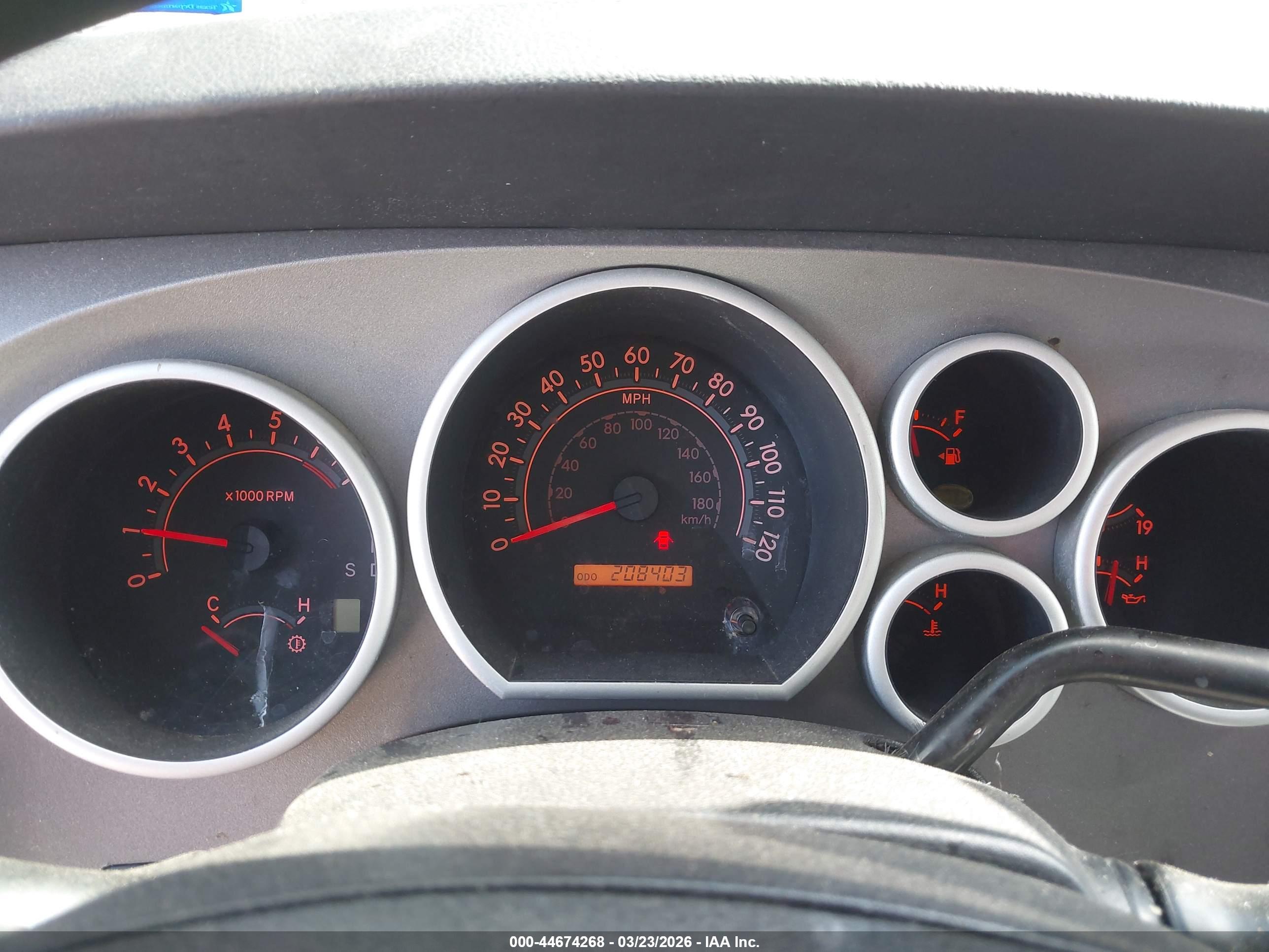 TOYOTA TUNDRA image 7