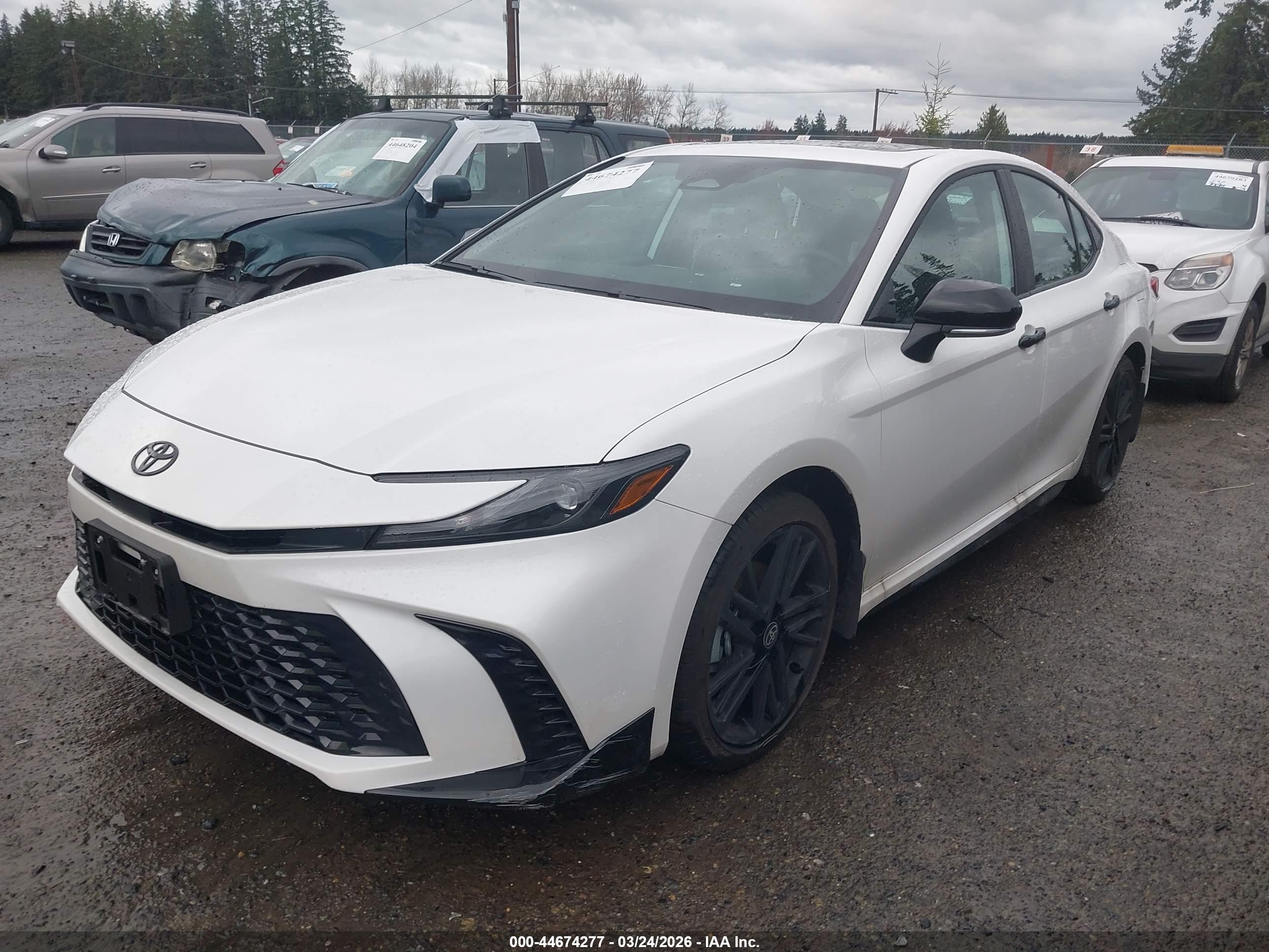 TOYOTA CAMRY image 2