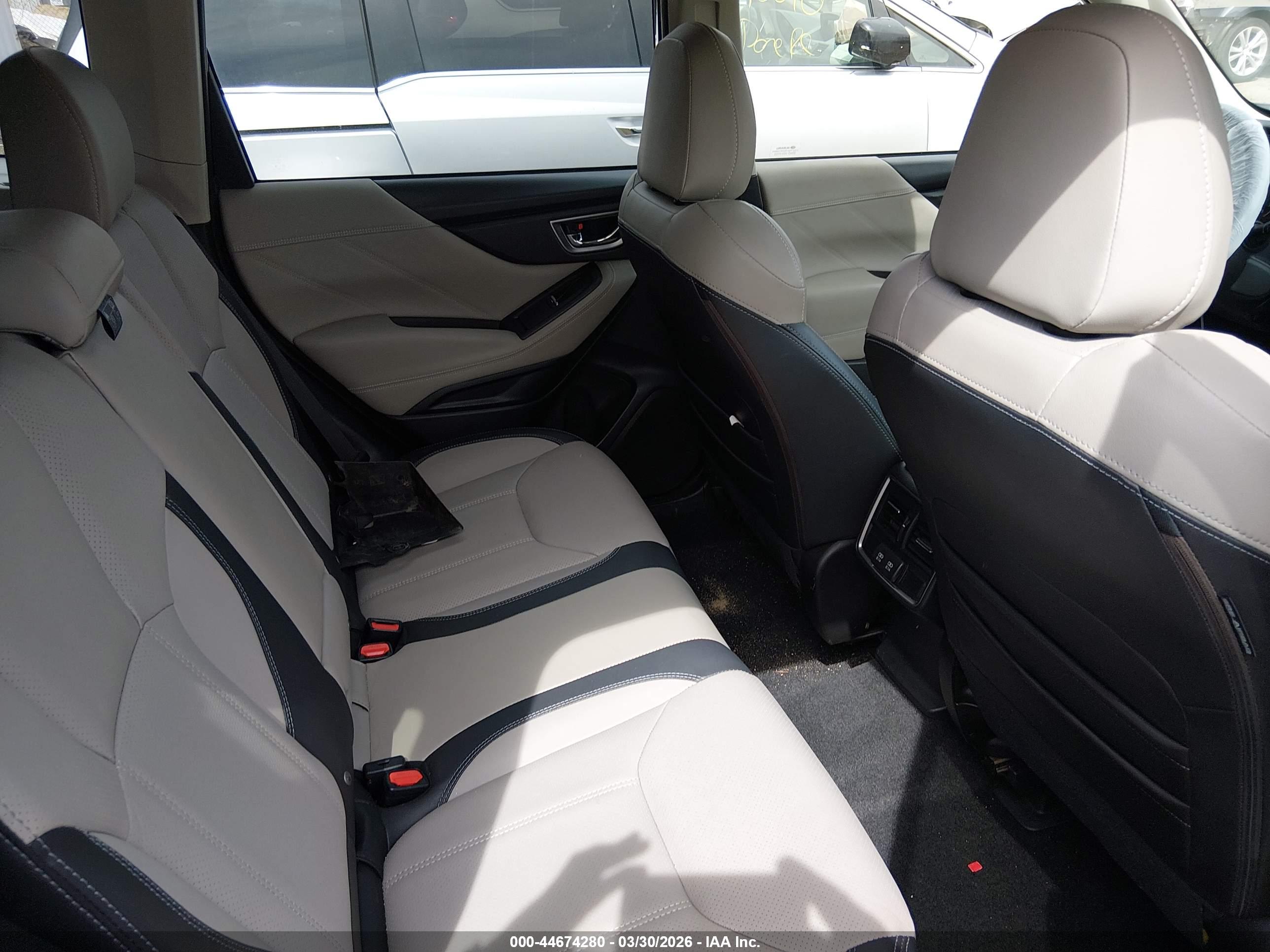 SUBARU FORESTER image 8
