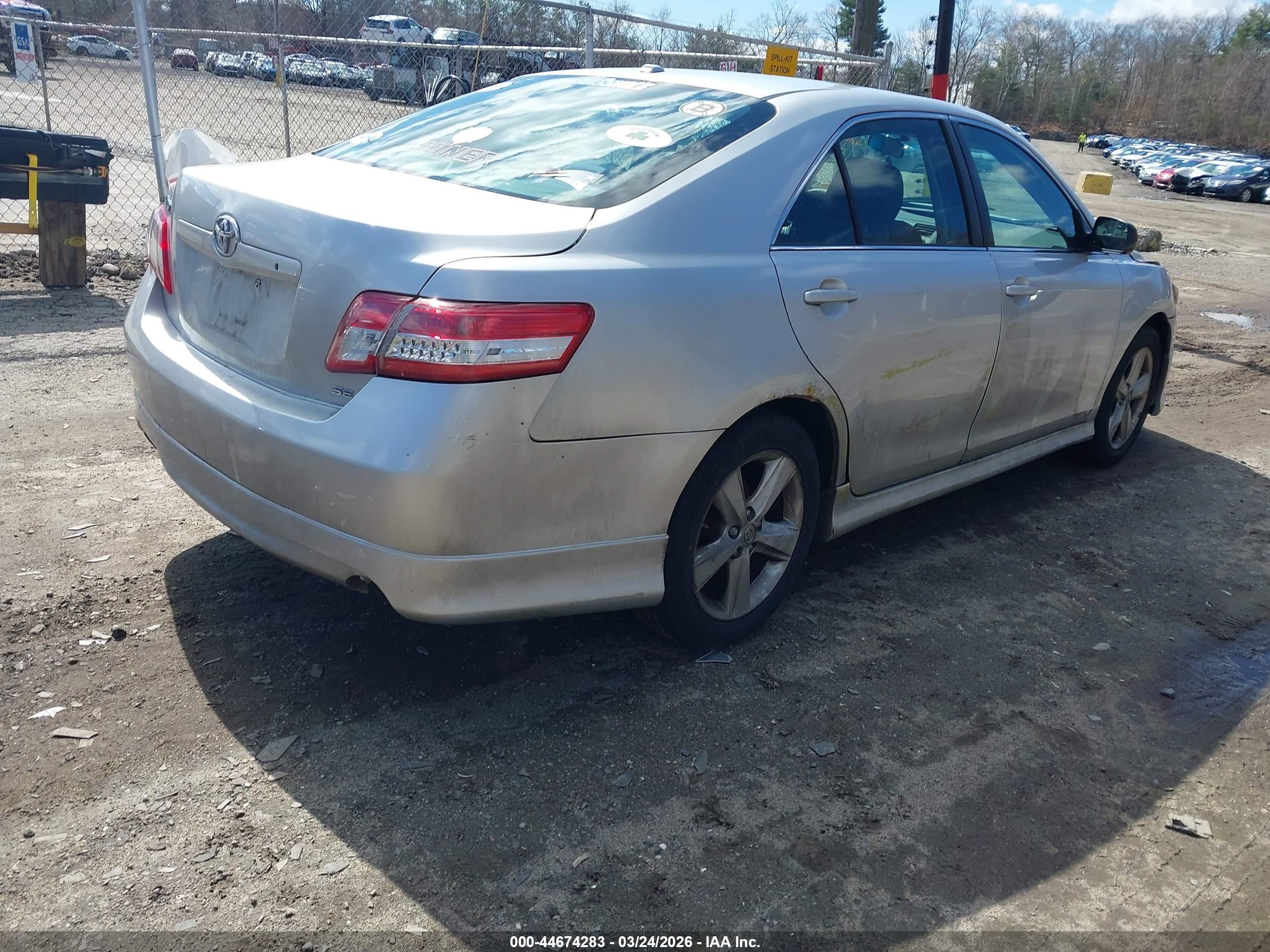 TOYOTA CAMRY image 4