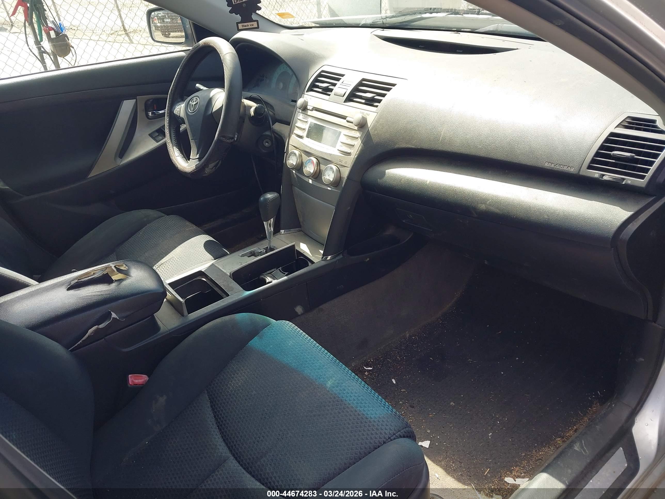 TOYOTA CAMRY image 5